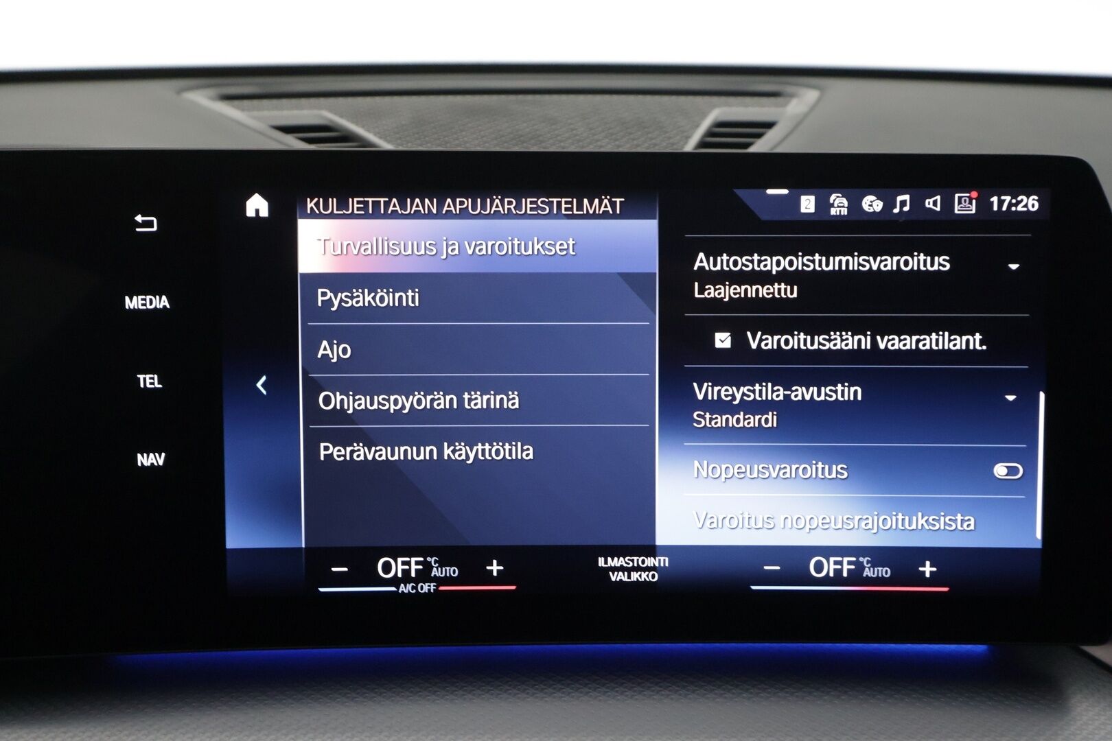 BMW IX1 2024 30 xDrive M Sport * ACC / Adapt.LED / Comfort Access / P.kamera / Koukku / Sähköluukku / Navi / Sporttipenkit / Akuston esilämmitys * - Akku kuntotarkastettu / Kahdet renkaat aluvanteilla / Merkkihuollettu - HULLUT AVAJAISHULINAT KORKOTARJOUS 3,29 %