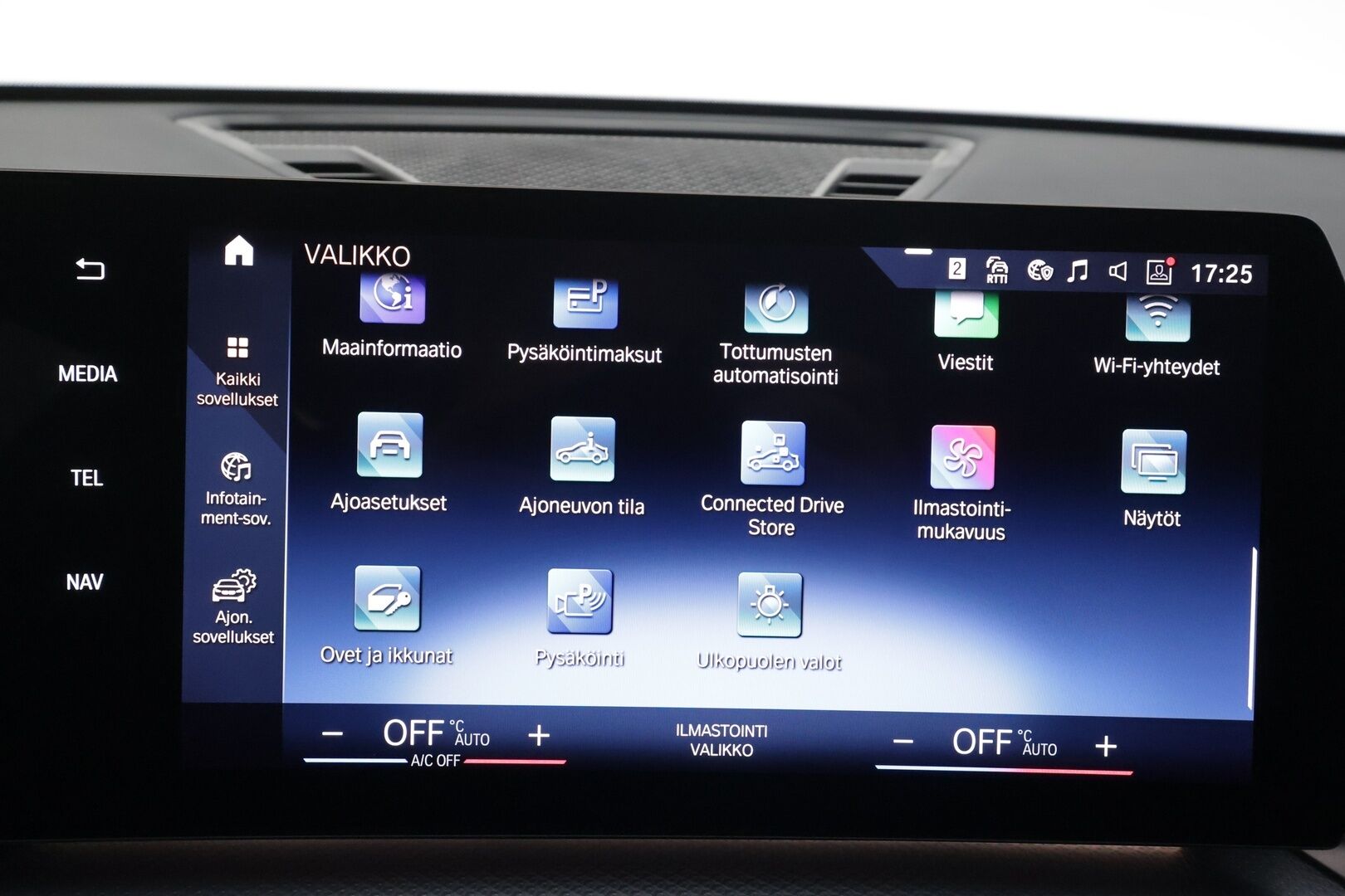 BMW IX1 2024 30 xDrive M Sport * ACC / Adapt.LED / Comfort Access / P.kamera / Koukku / Sähköluukku / Navi / Sporttipenkit / Akuston esilämmitys * - Kahdet renkaat aluvanteilla / Merkkihuollettu