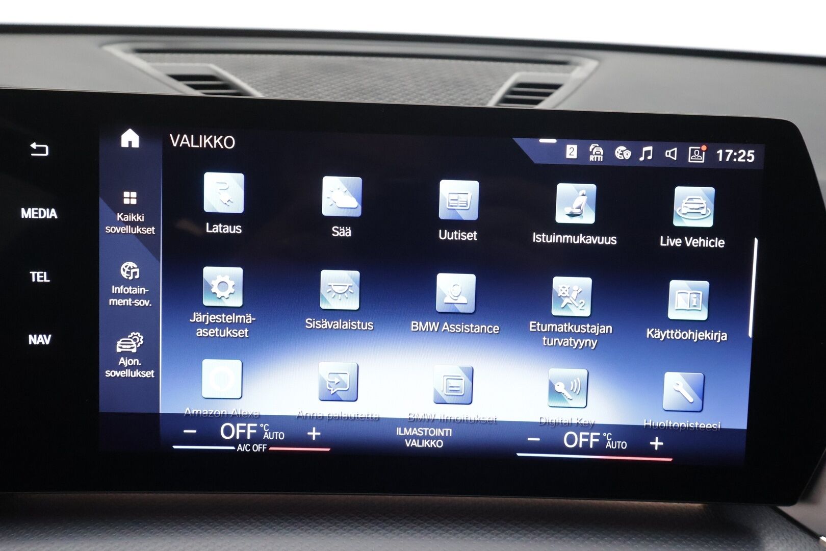 BMW IX1 2024 30 xDrive M Sport * ACC / Adapt.LED / Comfort Access / P.kamera / Koukku / Sähköluukku / Navi / Sporttipenkit / Akuston esilämmitys * - Kahdet renkaat aluvanteilla / Merkkihuollettu