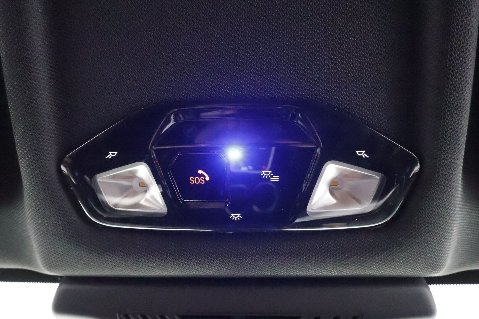 BMW IX1 2024 30 xDrive M Sport * ACC / Adapt.LED / Comfort Access / P.kamera / Koukku / Sähköluukku / Navi / Sporttipenkit / Akuston esilämmitys * - Akku kuntotarkastettu / Kahdet renkaat aluvanteilla / Merkkihuollettu - HULLUT AVAJAISHULINAT KORKOTARJOUS 3,29 %