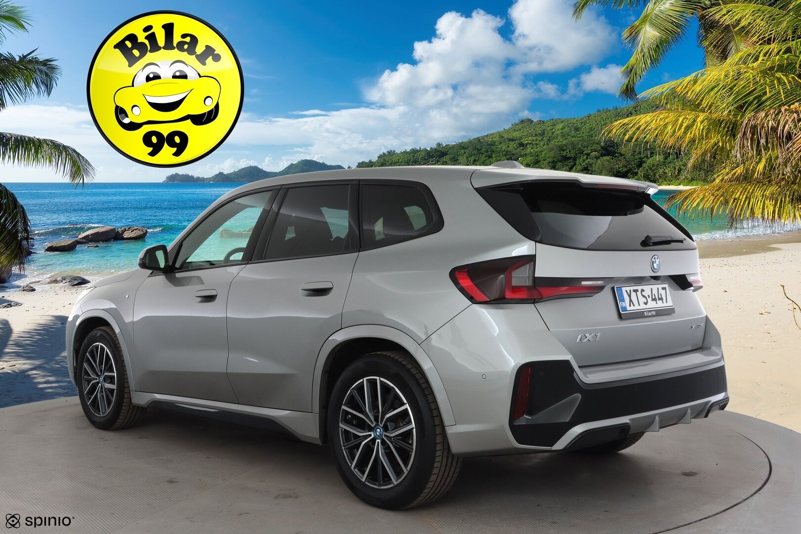 BMW IX1 2024 30 xDrive M Sport * ACC / Adapt.LED / Comfort Access / P.kamera / Koukku / Sähköluukku / Navi / Sporttipenkit / Akuston esilämmitys * - Akku kuntotarkastettu / Kahdet renkaat aluvanteilla / Merkkihuollettu - HULLUT AVAJAISHULINAT KORKOTARJOUS 3,29 %