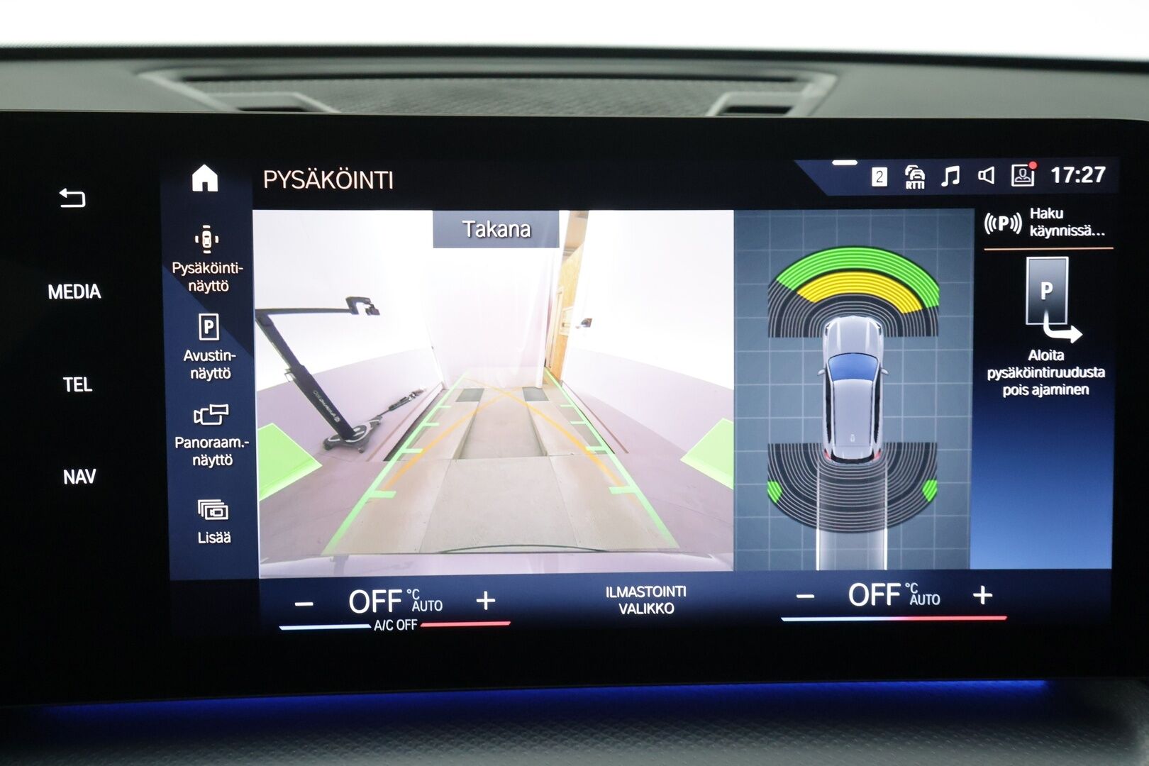 BMW IX1 2024 30 xDrive M Sport * ACC / Adapt.LED / Comfort Access / P.kamera / Koukku / Sähköluukku / Navi / Sporttipenkit / Akuston esilämmitys * - Akku kuntotarkastettu / Kahdet renkaat aluvanteilla / Merkkihuollettu - HULLUT AVAJAISHULINAT KORKOTARJOUS 3,29 %