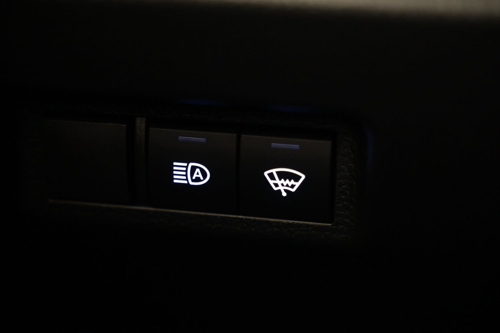 TOYOTA RAV4 2022 2.5 Hybrid AWD-i Active ** ACC / P.Kamera / Lämmitettävä tuulilasi / 2x vanteet * - HULLUT AVAJAISHULINAT KORKOTARJOUS 3,29 %