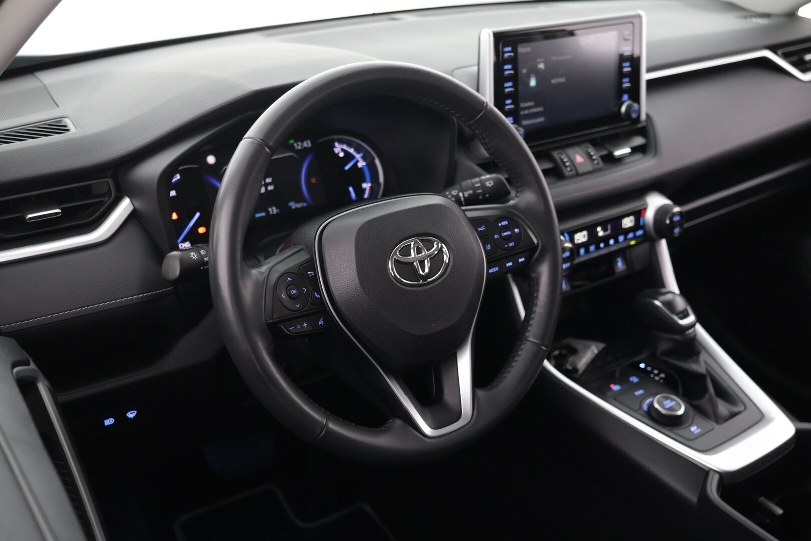 TOYOTA RAV4 2022 2.5 Hybrid AWD-i Active ** ACC / P.Kamera / Lämmitettävä tuulilasi / 2x vanteet * - HULLUT AVAJAISHULINAT KORKOTARJOUS 3,29 %