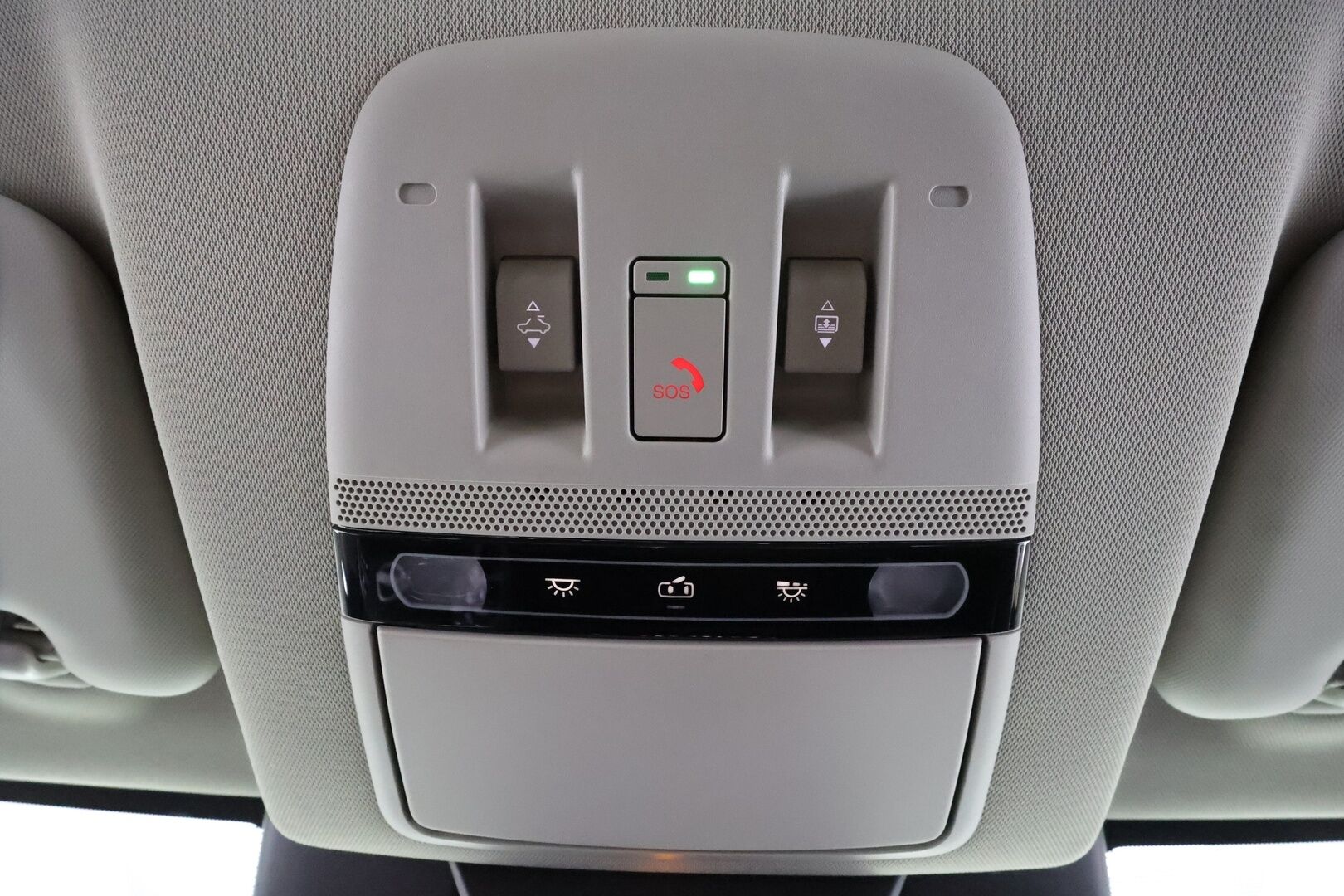 NISSAN ARIYA 2023 87kWh Evolve 2WD 22kw charger * Lämpöpumppu / Bose Audio / Adapt.Vakkari / Panoraama / HUD / Muistipenkit / LED - Merkkihuollot / Akku kuntotarkastettu SoH 98,9% / 2x Latauskaapelit / Kahdet renkaat aluvanteilla / Supervarusteet! - HULLUT AVAJAISHULINAT KORKOTARJOUS 3,29 %