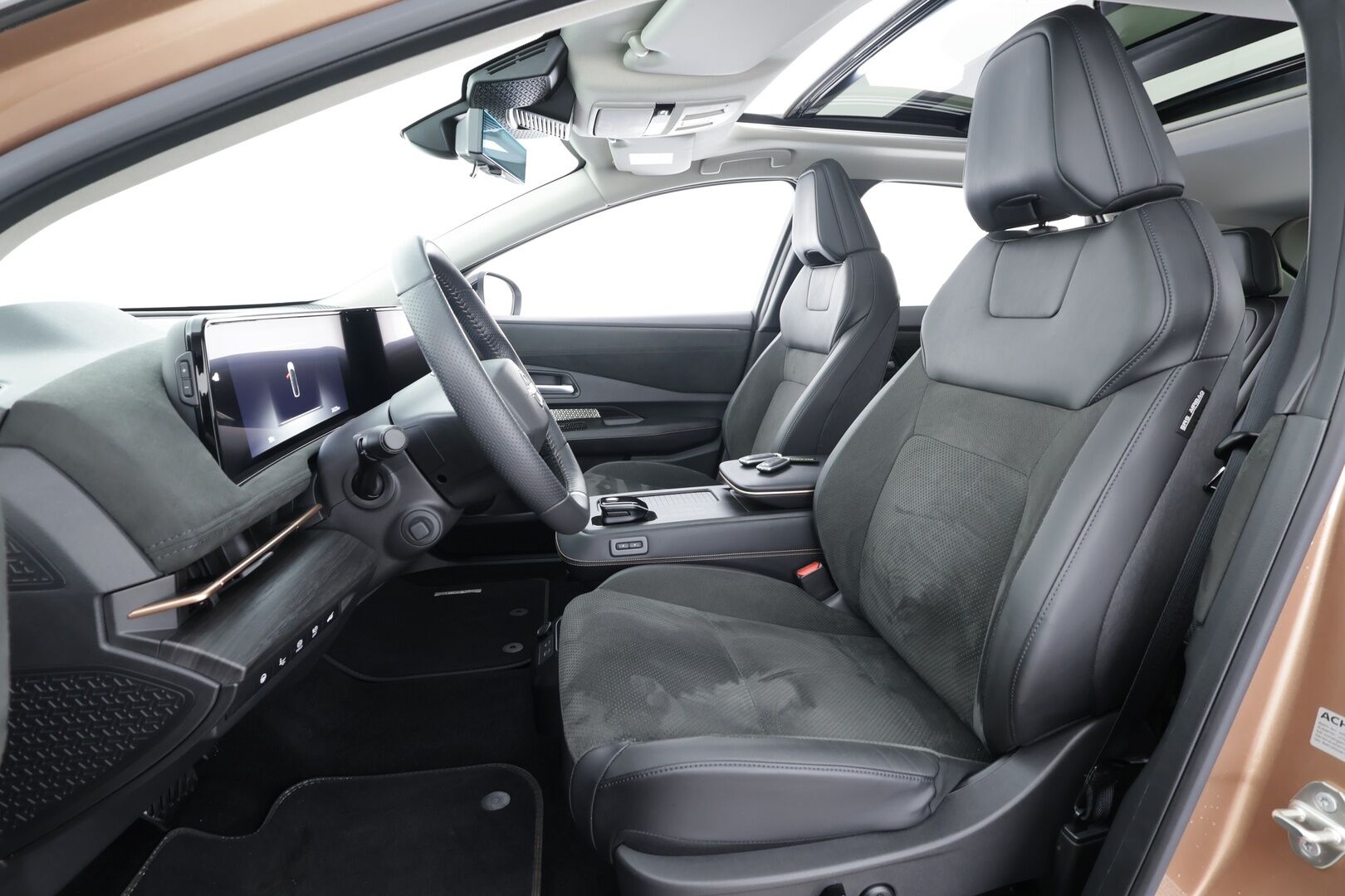 NISSAN ARIYA 2023 87kWh Evolve 2WD 22kw charger * Lämpöpumppu / Bose Audio / Adapt.Vakkari / Panoraama / HUD / Muistipenkit / LED - Merkkihuollot / Akku kuntotarkastettu SoH 98,9% / 2x Latauskaapelit / Kahdet renkaat aluvanteilla / Supervarusteet! - HULLUT AVAJAISHULINAT KORKOTARJOUS 3,29 %