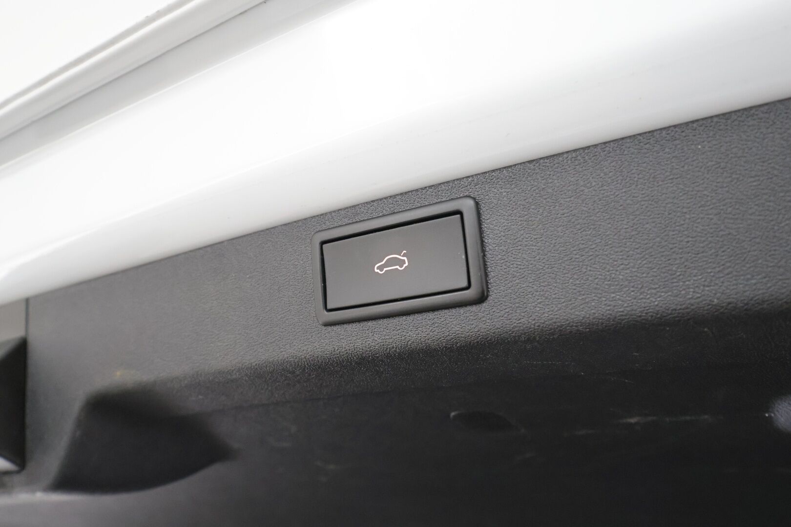 SKODA ENYAQ 2022 80iV / ACC / ILP / P.kamera / Keyless / Apple&Android / Digimittaristo / LED /  3-alueinen ilmastointi * - Merkkihuollettu /  Kahdet Renkaat