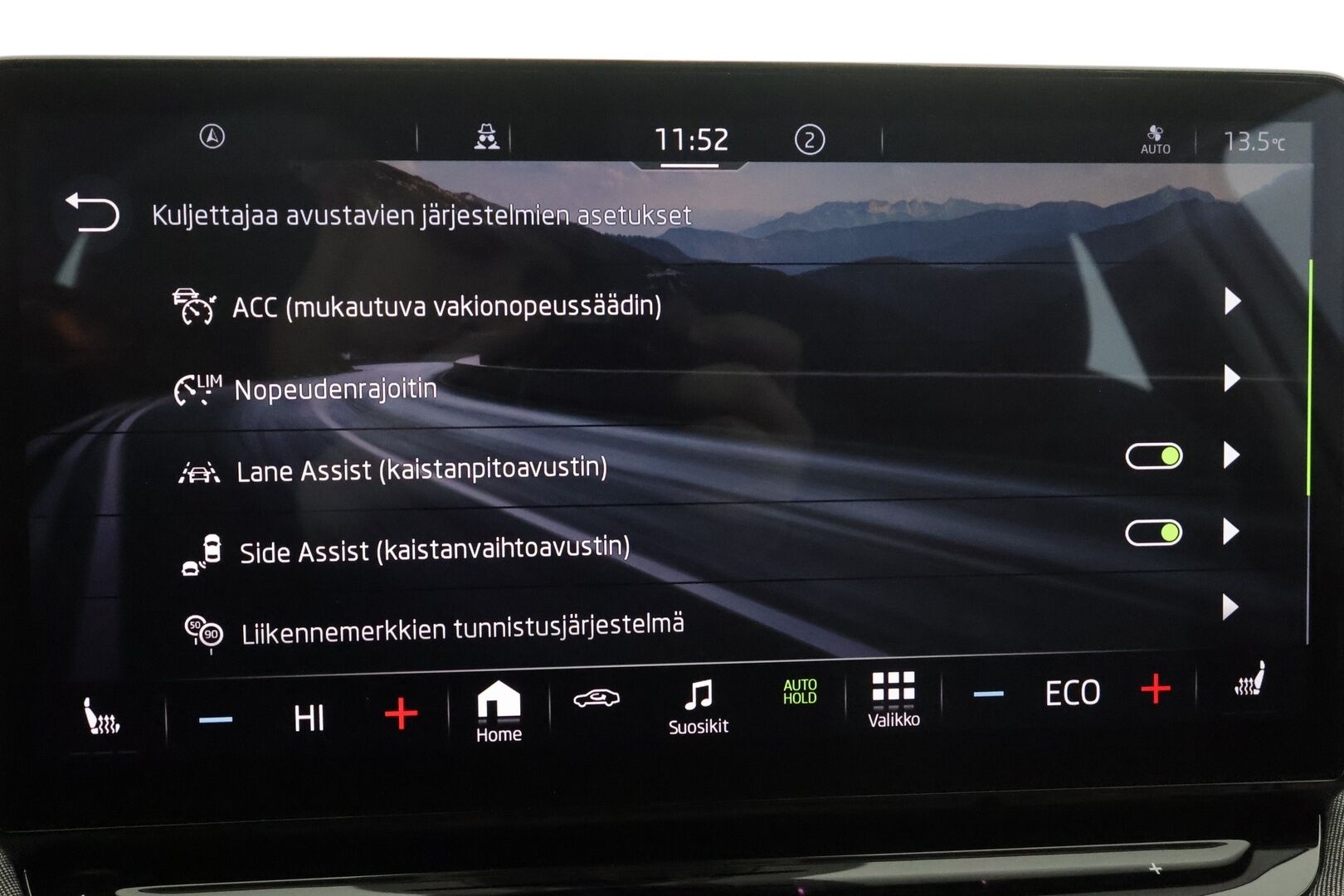 SKODA ENYAQ 2022 80iV / ACC / ILP / P.kamera / Keyless / Apple&Android / Digimittaristo / LED /  3-alueinen ilmastointi * - Merkkihuollettu /  Kahdet Renkaat