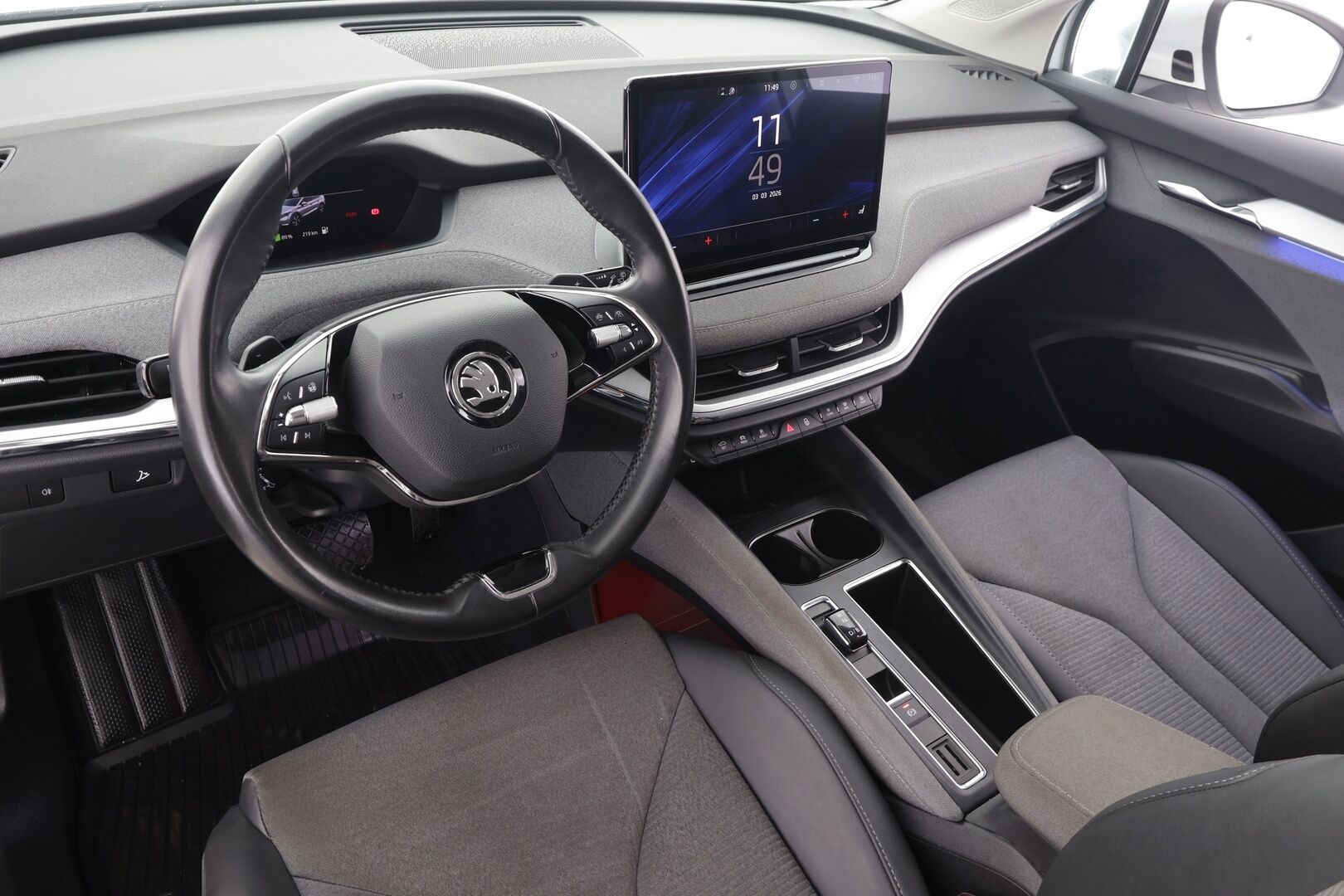 SKODA ENYAQ 2022 80iV / ACC / ILP / P.kamera / Keyless / Apple&Android / Digimittaristo / LED /  3-alueinen ilmastointi * - Merkkihuollettu /  Kahdet Renkaat