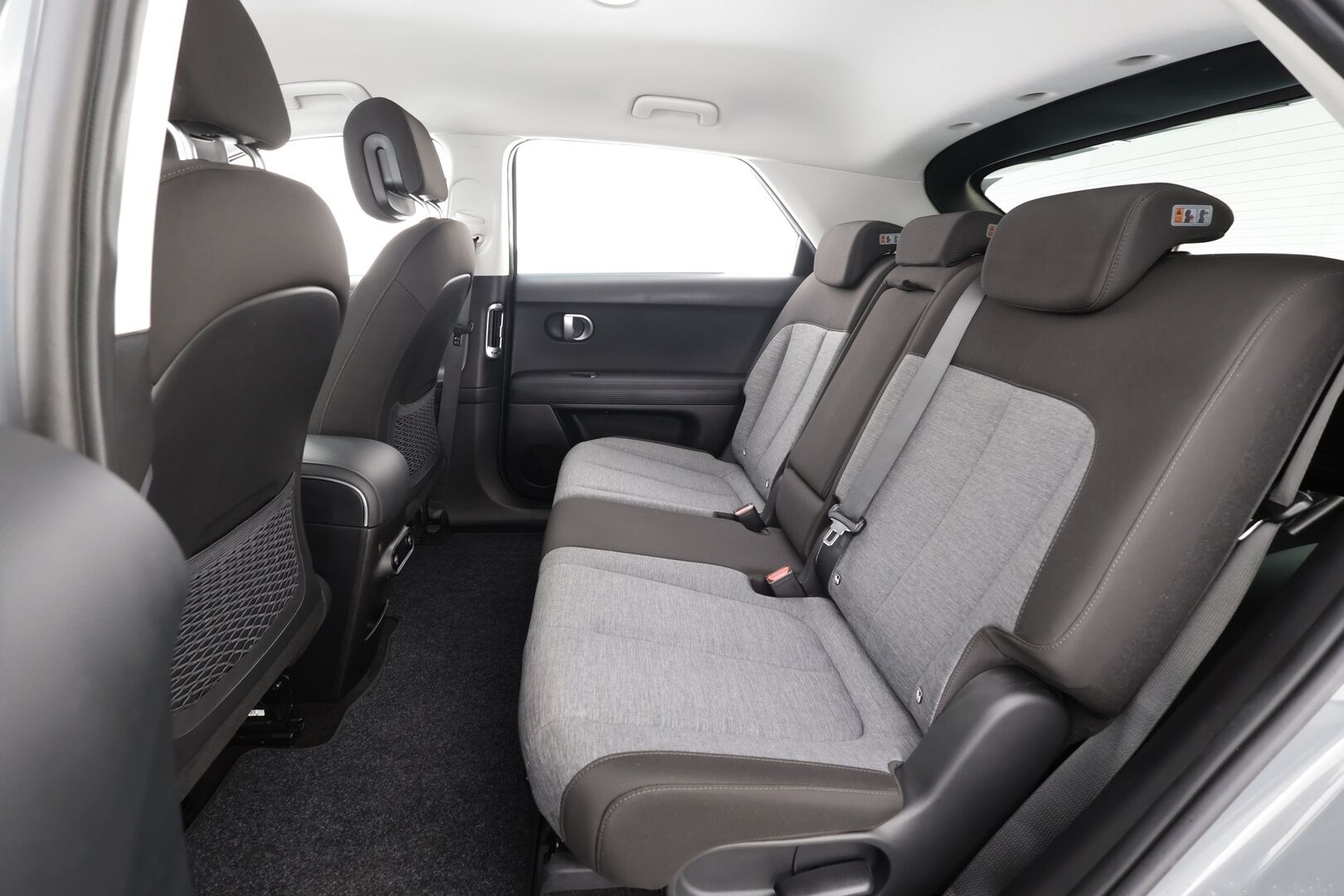 HYUNDAI IONIQ 5 2023 73 kWh 305 hv AWD Style * Lämpöpumppu / Vetokoukku / Adapt.Vakkari / Peruutuskamera / LED / Sähköpenkki / Navi / KeyLess - Merkkihuollettu / Akku kuntotarkastettu SoH 97,7% - HULLUT AVAJAISHULINAT KORKOTARJOUS 3,29 %