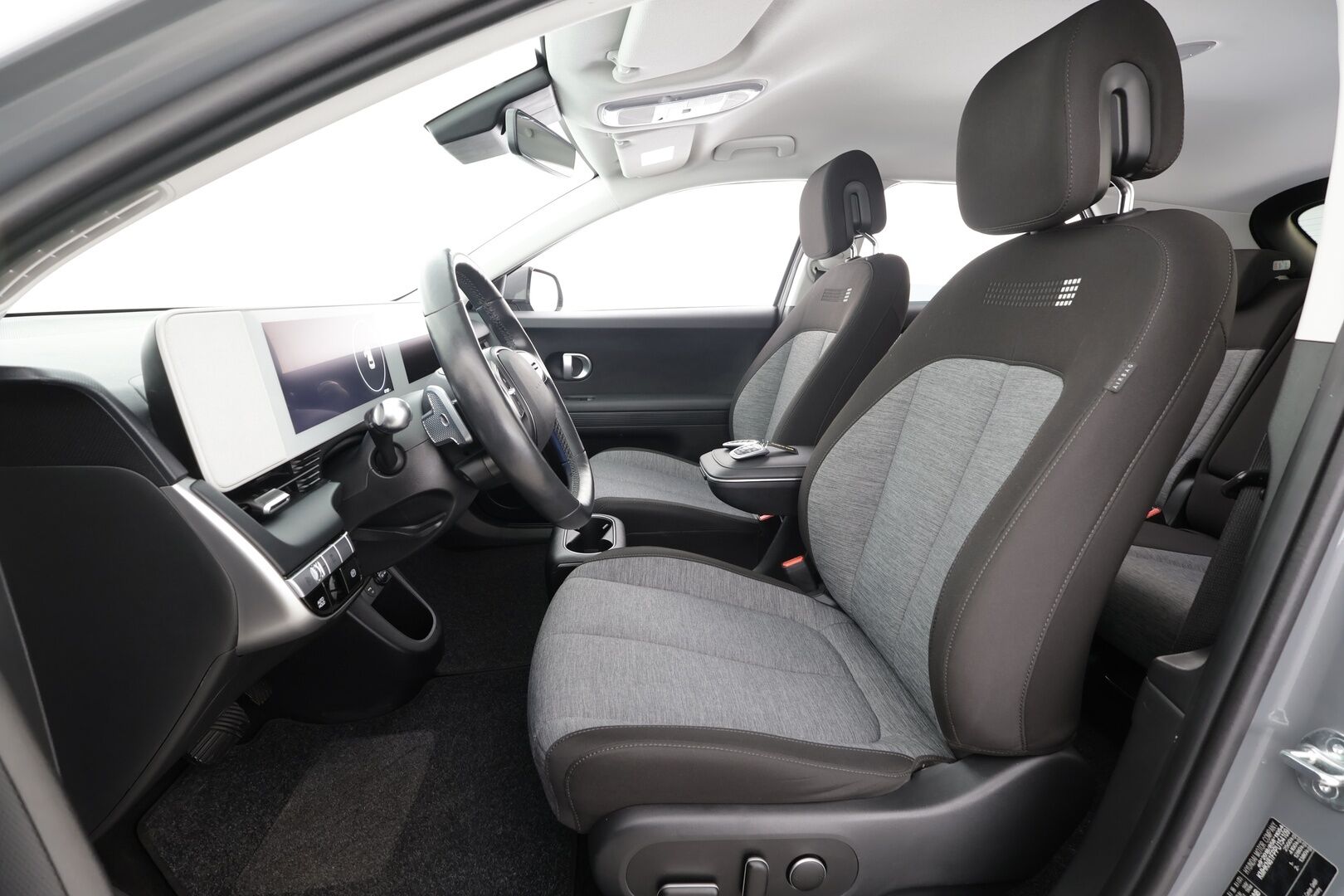 HYUNDAI IONIQ 5 2023 73 kWh 305 hv AWD Style * Lämpöpumppu / Vetokoukku / Adapt.Vakkari / Peruutuskamera / LED / Sähköpenkki / Navi / KeyLess - Merkkihuollettu / Akku kuntotarkastettu SoH 97,7% - HULLUT AVAJAISHULINAT KORKOTARJOUS 3,29 %