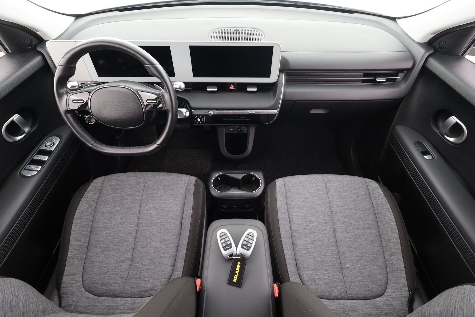 HYUNDAI IONIQ 5 2023 4WD 72.6 kWh Dynamique * ACC / P.kamera / ILP / Koukku / Navi / LED / Keyless / Sähköpenkki * - Merkkihuollettu / Akku kuntotarkastettu SoH 97,7%