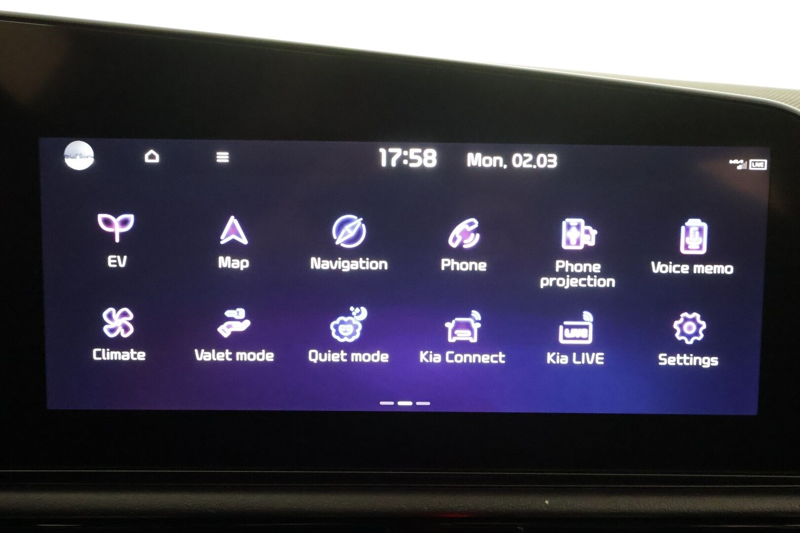 KIA NIRO 2023 Vision * ACC / P.kamera / ILP / Koukku / Navi / LED / Sähköpenkki / Keyless * - Kahdet renkaat aluvanteilla / Merkkihuollettu