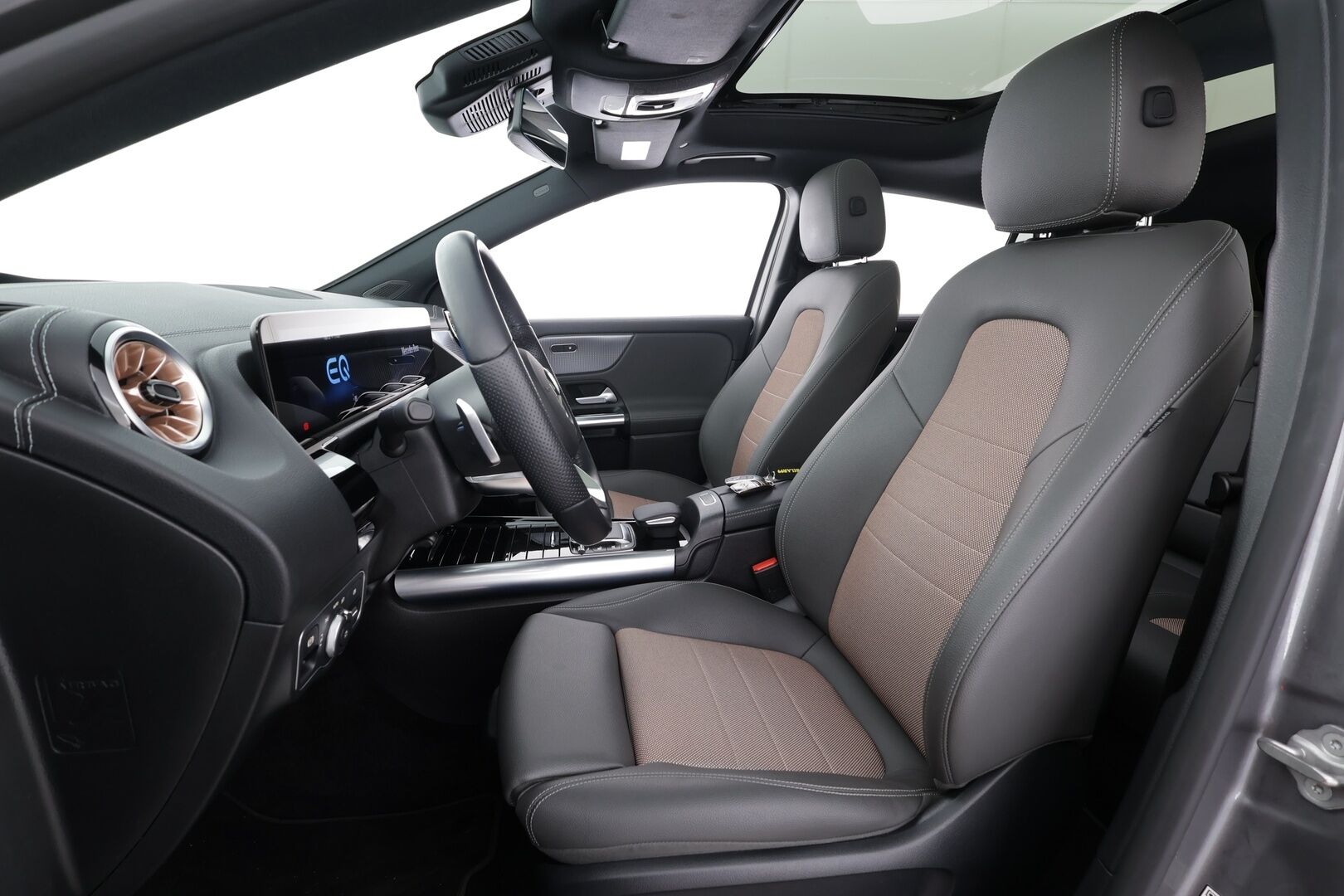 MERCEDES-BENZ EQA 2022 350 4Matic Electric Art  * Distronic Plus / HUD / Panorama / Koukku / Muistipenkki / LED High performance *