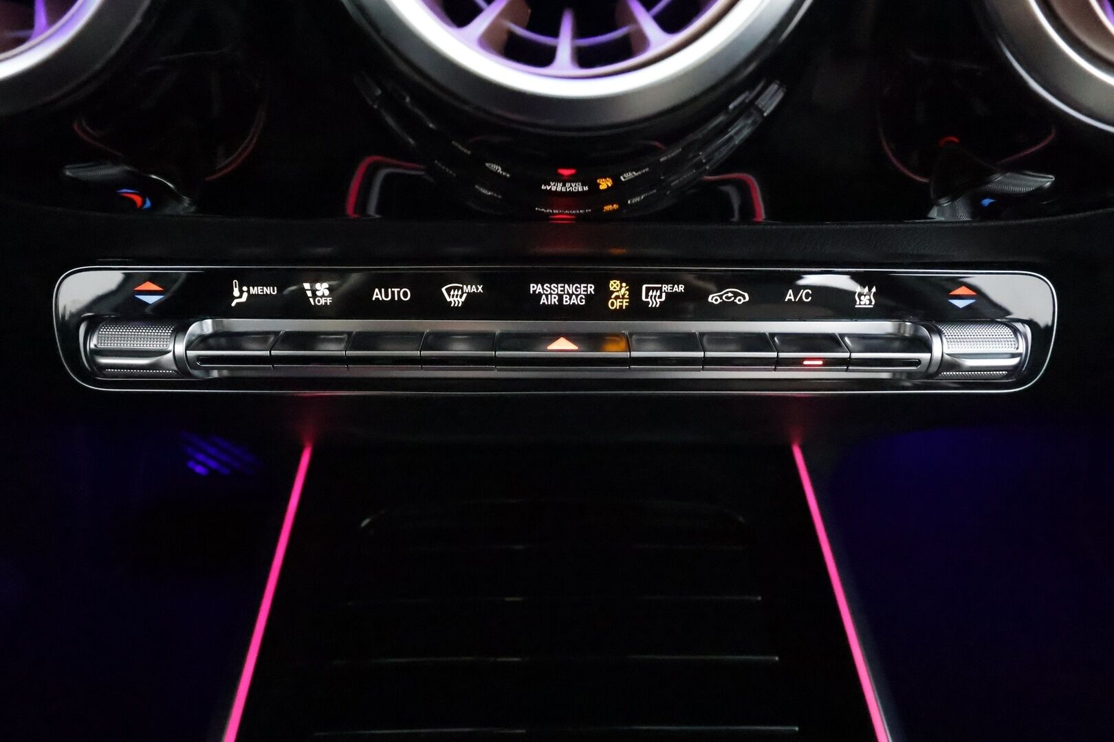 MERCEDES-BENZ EQA 2022 350 4Matic Electric Art  * Distronic Plus / HUD / Panorama / Koukku / Muistipenkki / LED High performance *