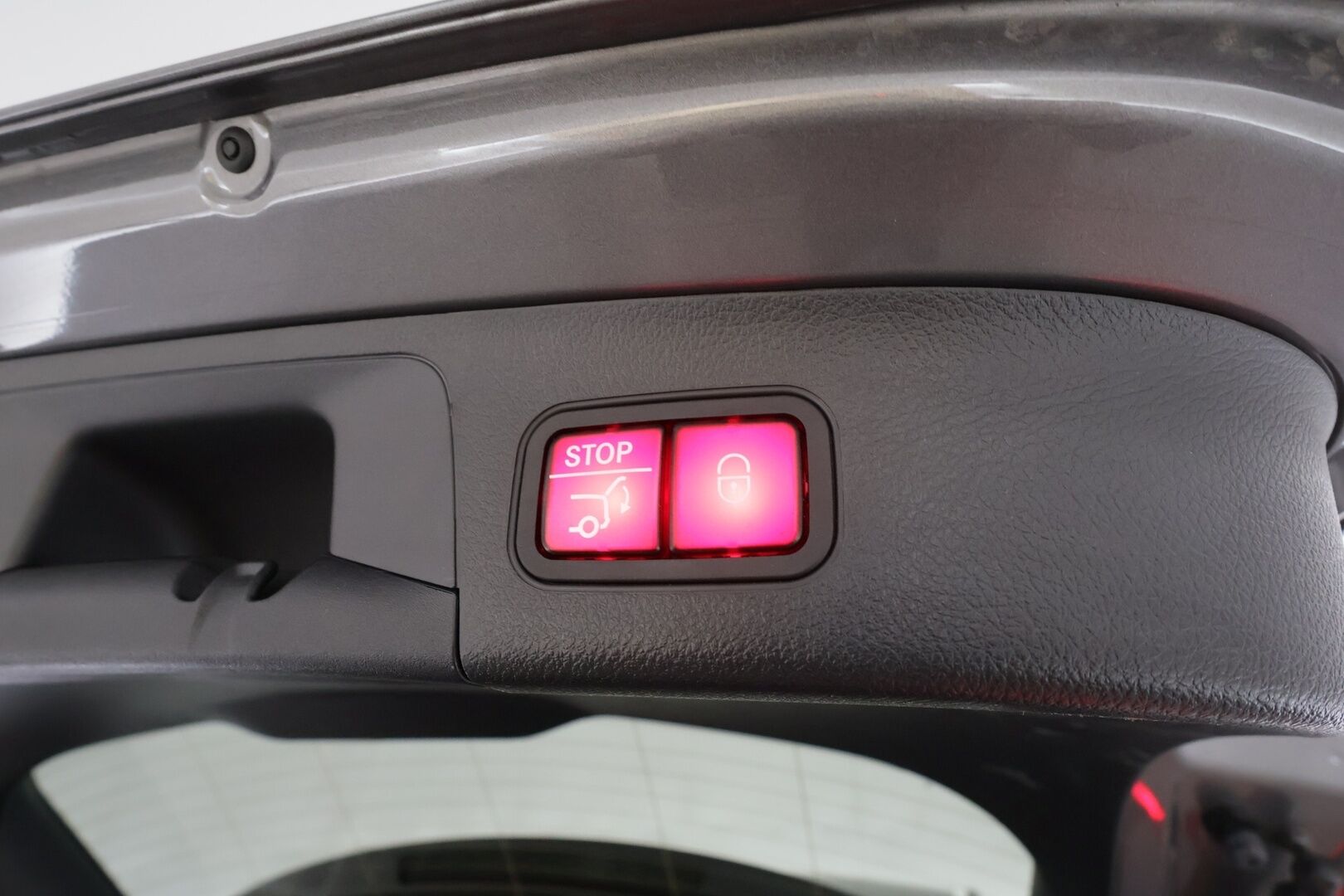 MERCEDES-BENZ EQA 2022 350 4Matic Electric Art  * Distronic Plus / HUD / Panorama / Koukku / Muistipenkki / LED High performance *