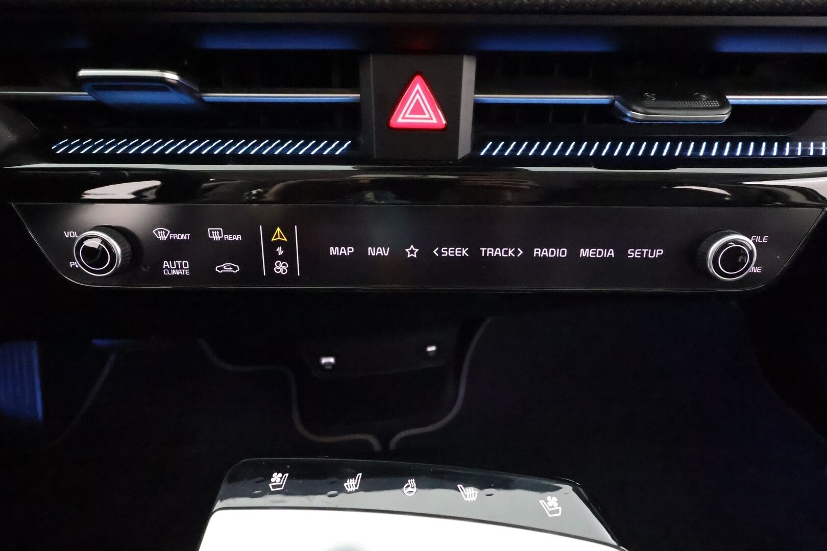 KIA EV6 2022 RWD * Koukku / ILP / ACC / LED / HUD / Meridian / 360 / Ilmastoitu Muistipenkki / Kaistavahti / Navi * - HULLUT AVAJAISHULINAT KORKOTARJOUS 3,29 %