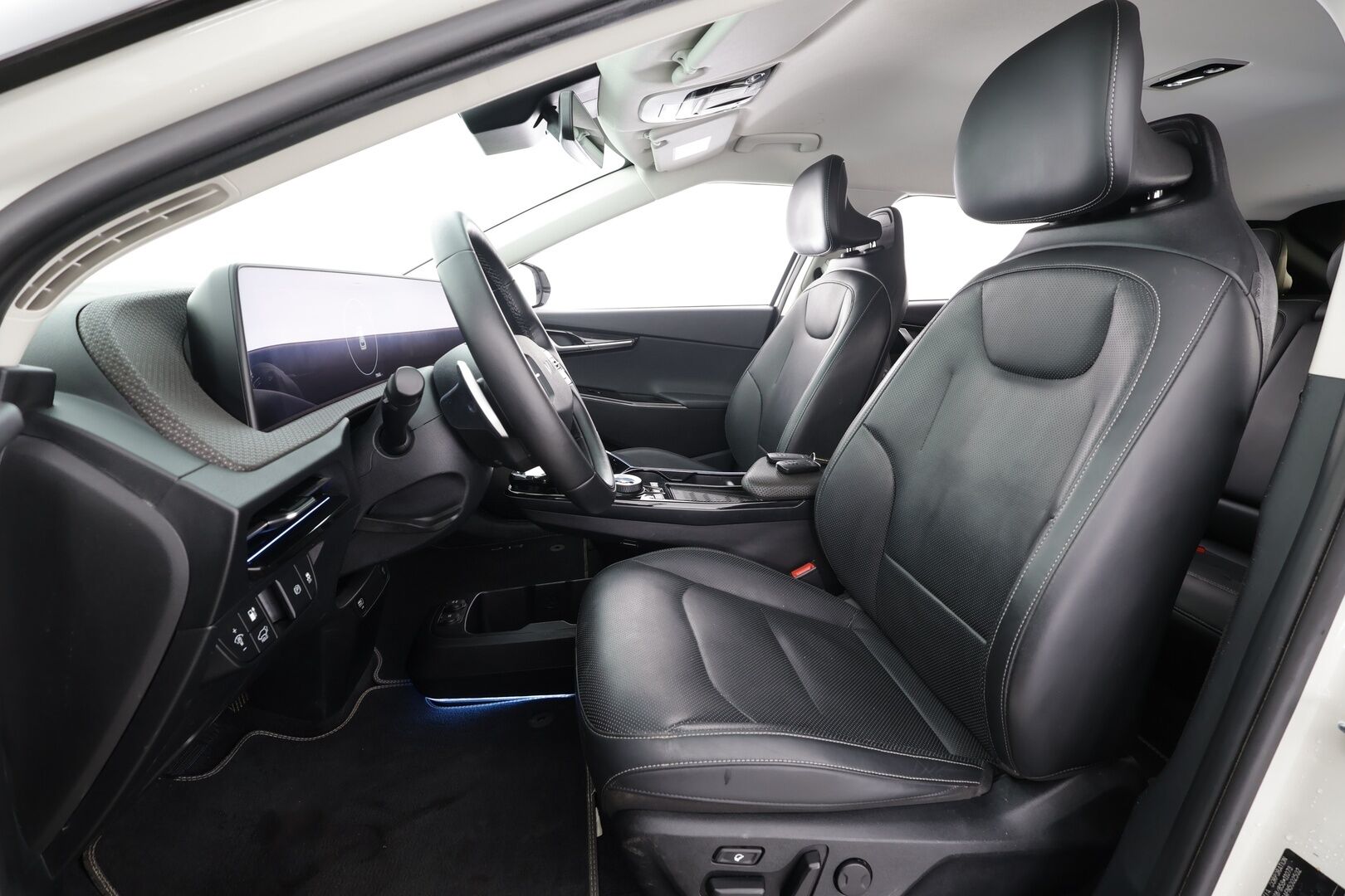 KIA EV6 2022 RWD * Koukku / ILP / ACC / LED / HUD / Meridian / 360 / Ilmastoitu Muistipenkki / Kaistavahti / Navi * - HULLUT AVAJAISHULINAT KORKOTARJOUS 3,29 %