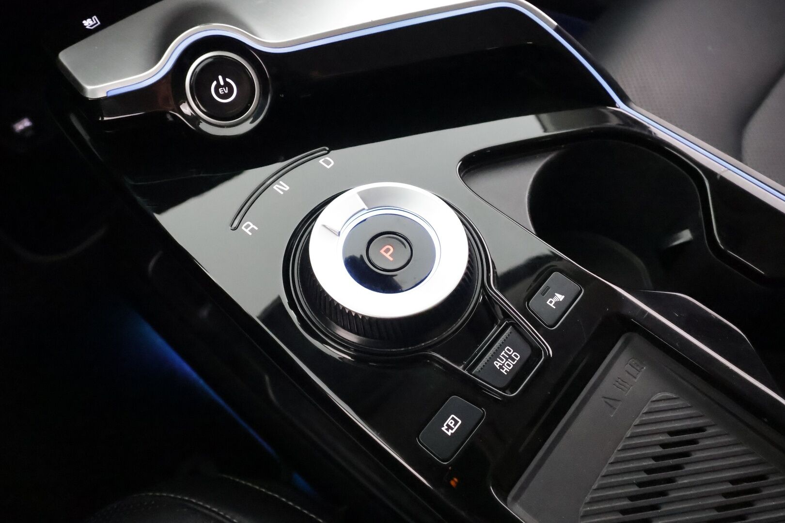 KIA EV6 2022 RWD * Koukku / ILP / ACC / LED / HUD / Meridian / 360 / Ilmastoitu Muistipenkki / Kaistavahti / Navi * - HULLUT AVAJAISHULINAT KORKOTARJOUS 3,29 %