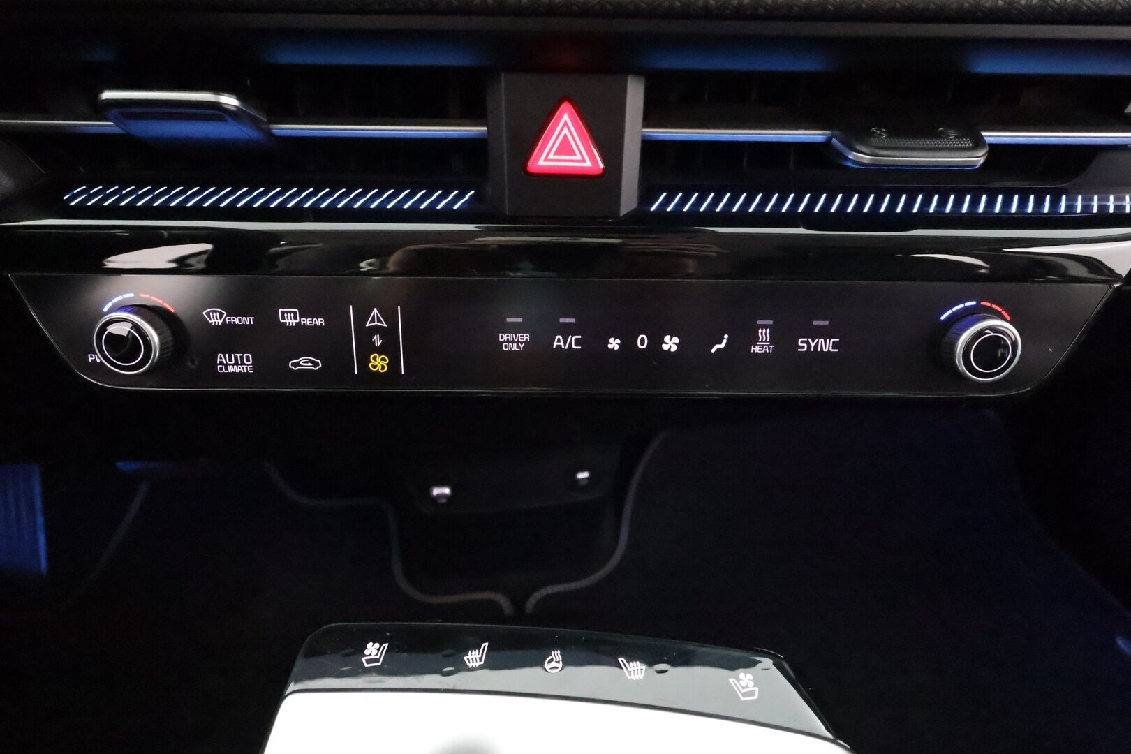 KIA EV6 2022 RWD * Koukku / ILP / ACC / LED / HUD / Meridian / 360 / Ilmastoitu Muistipenkki / Kaistavahti / Navi *