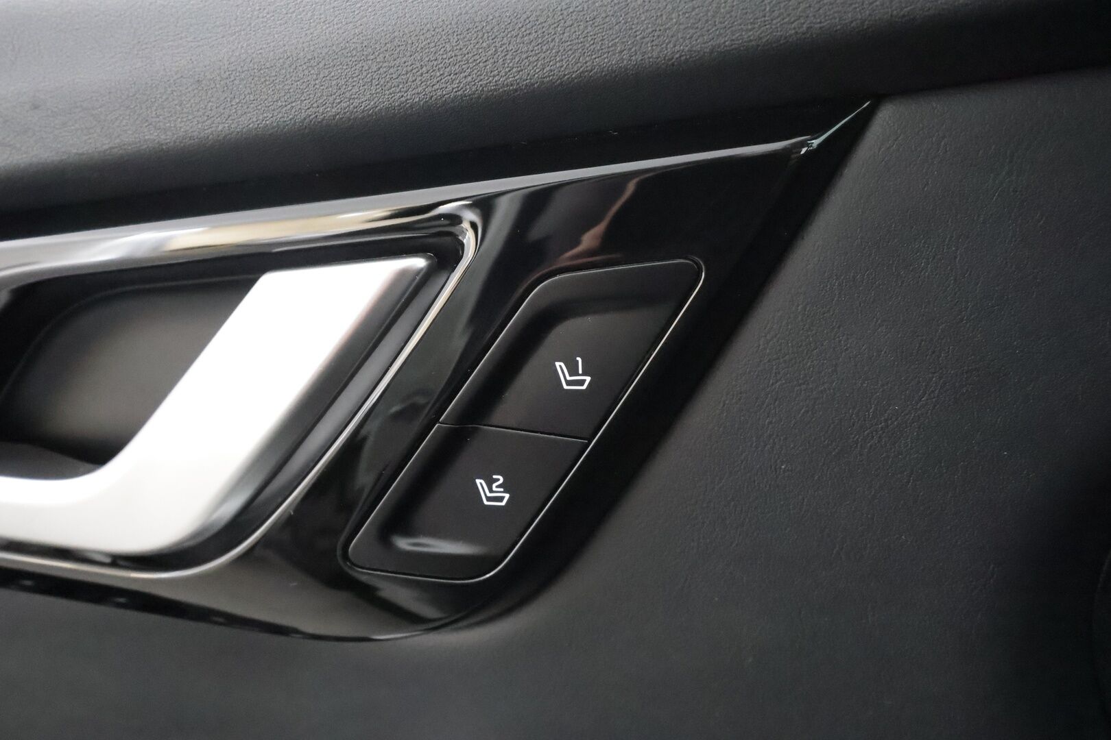 KIA EV6 2022 RWD * Koukku / ILP / ACC / LED / HUD / Meridian / 360 / Ilmastoitu Muistipenkki / Kaistavahti / Navi * - HULLUT AVAJAISHULINAT KORKOTARJOUS 3,29 %