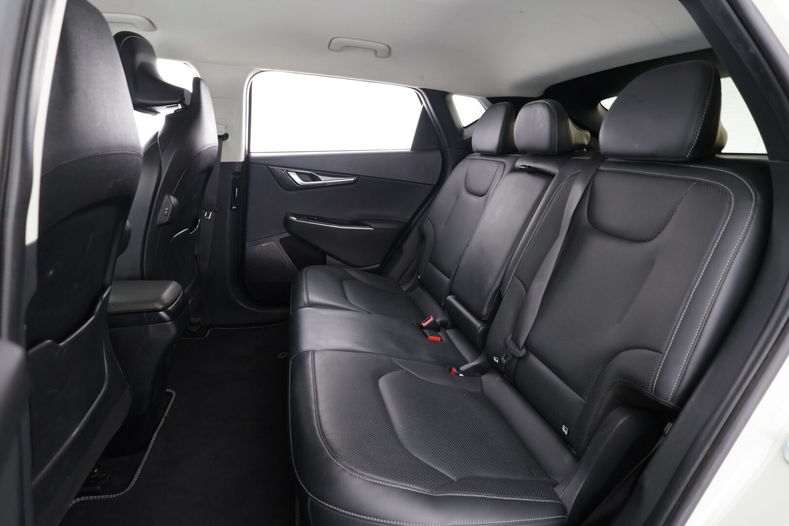 KIA EV6 2022 RWD * Koukku / ILP / ACC / LED / HUD / Meridian / 360 / Ilmastoitu Muistipenkki / Kaistavahti / Navi * - HULLUT AVAJAISHULINAT KORKOTARJOUS 3,29 %