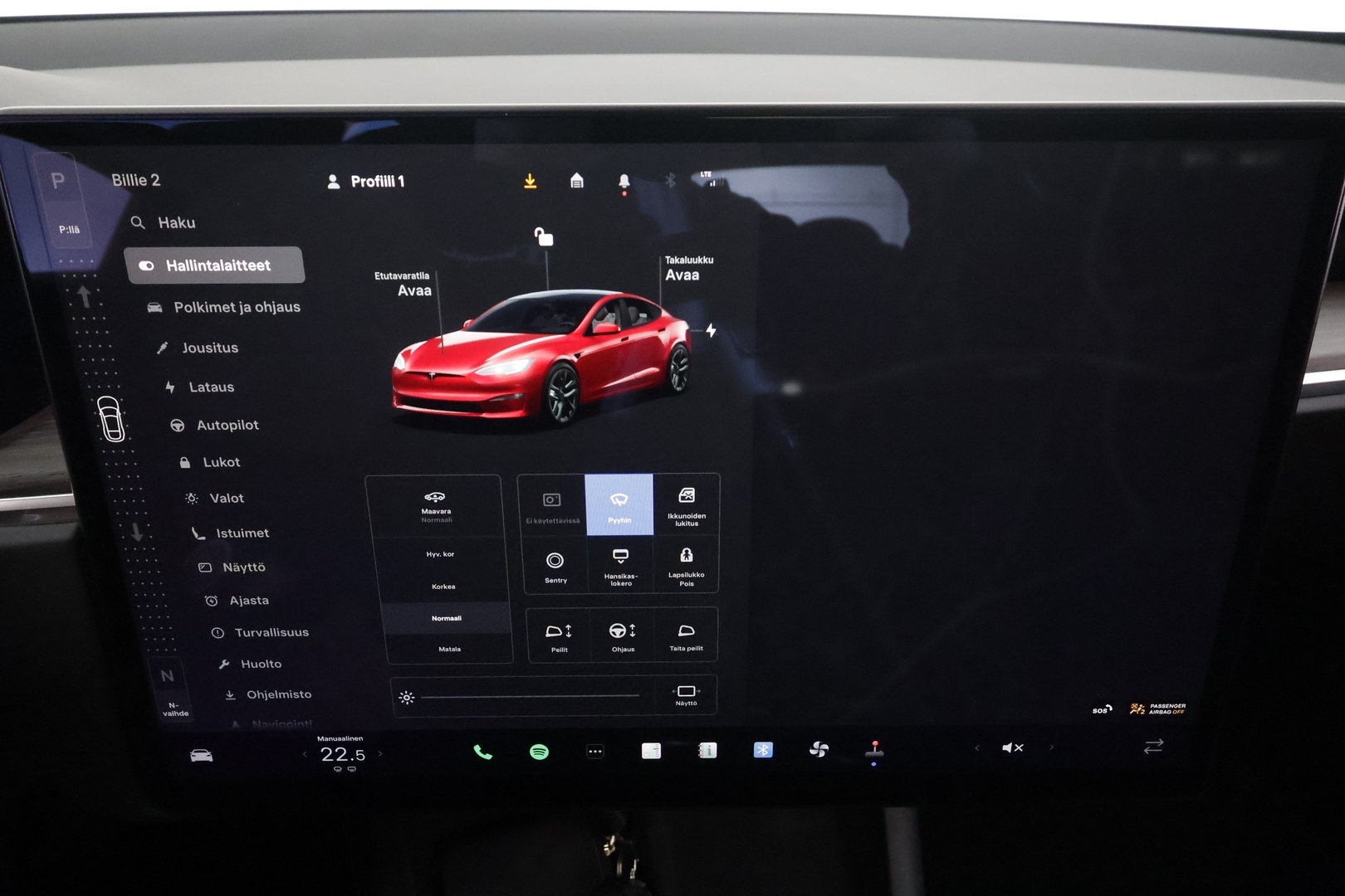 TESLA MODEL S 2023 Long Range Dual Motor * Koukku / ILP / Matrix LED / Viihdenäyttö / Ilma-alusta / Lasikatto / Premium Audio / Parannettu autopilot * - Ilmastoidut nahat 