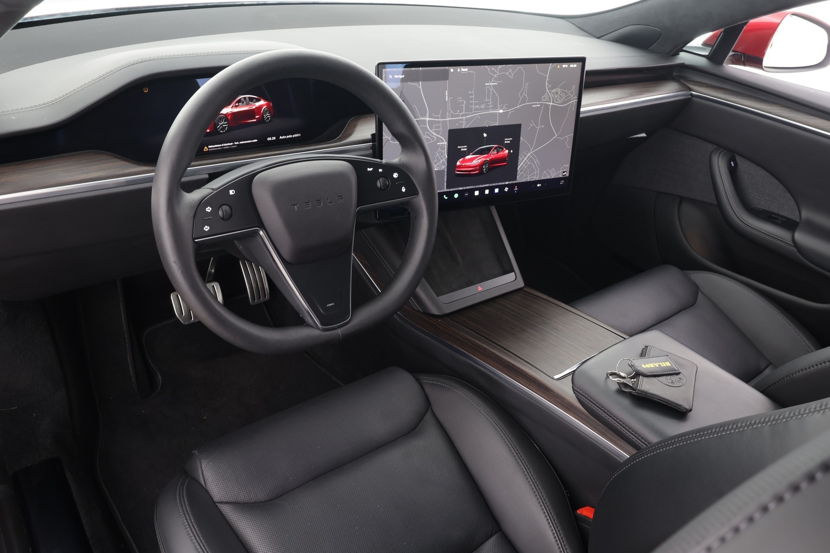 TESLA MODEL S 2023 Long Range Dual Motor * Koukku / ILP / Matrix LED / Viihdenäyttö / Ilma-alusta / Lasikatto / Premium Audio / Parannettu autopilot * - Ilmastoidut nahat 