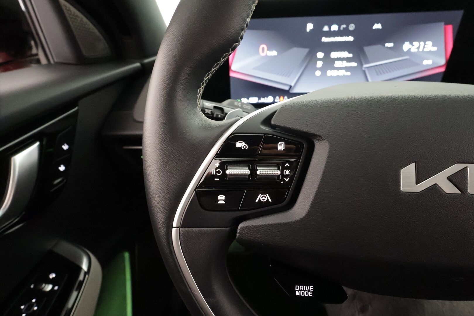 KIA EV6 2022 77.4 kWh GT-Line * ACC / HUD / 360° / ILP / Koukku / Adapt.LED / Ilmastoidut penkit / Navi / Keyless / Meridian * - Akku kuntotarkastettu SoH 96,9% / Kahdet renkaat aluvanteilla / Merkkihuollettu