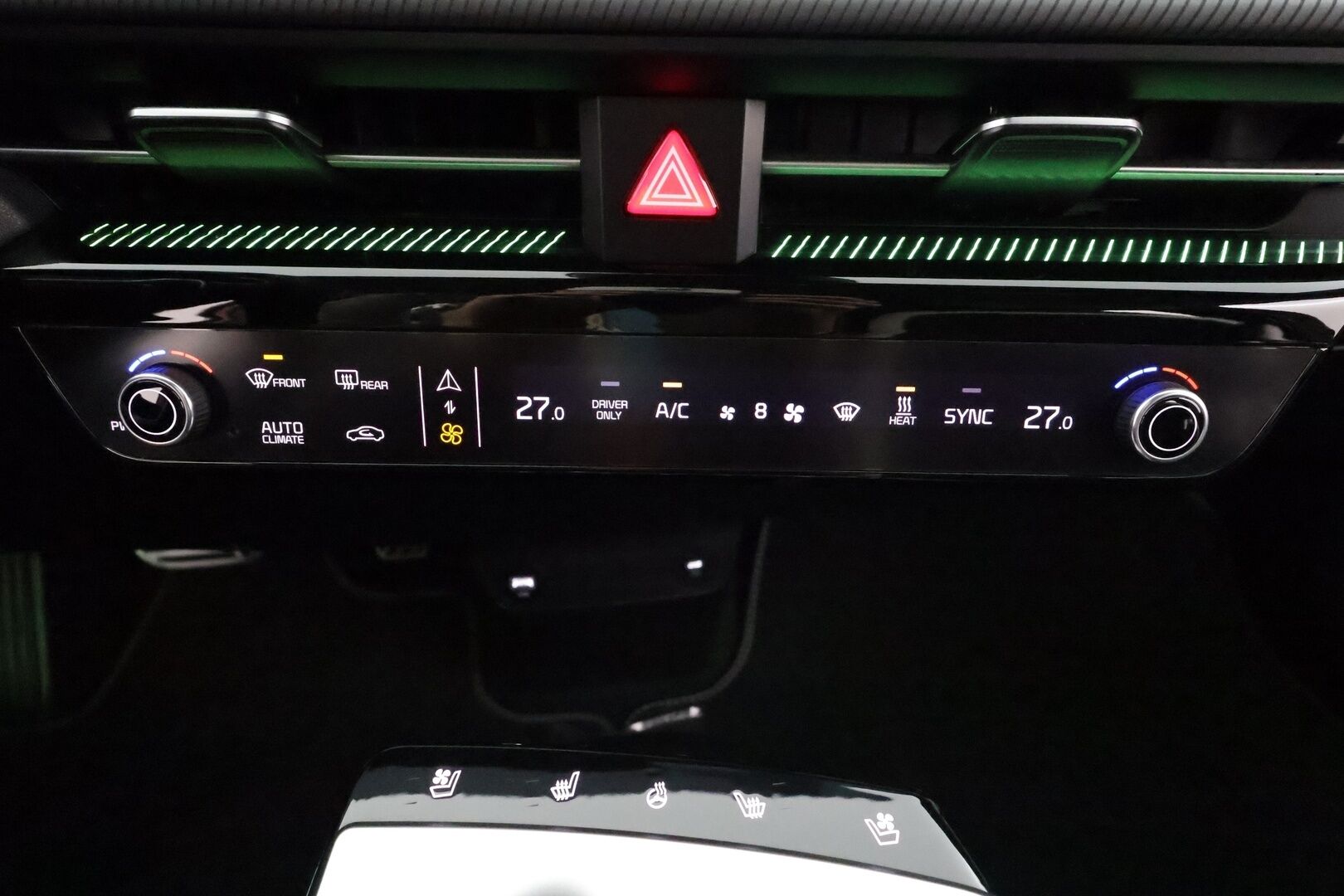 KIA EV6 2022 77.4 kWh GT-Line * ACC / HUD / 360° / ILP / Koukku / Adapt.LED / Ilmastoidut penkit / Navi / Keyless / Meridian * - Akku kuntotarkastettu SoH 96,9% / Kahdet renkaat aluvanteilla / Merkkihuollettu