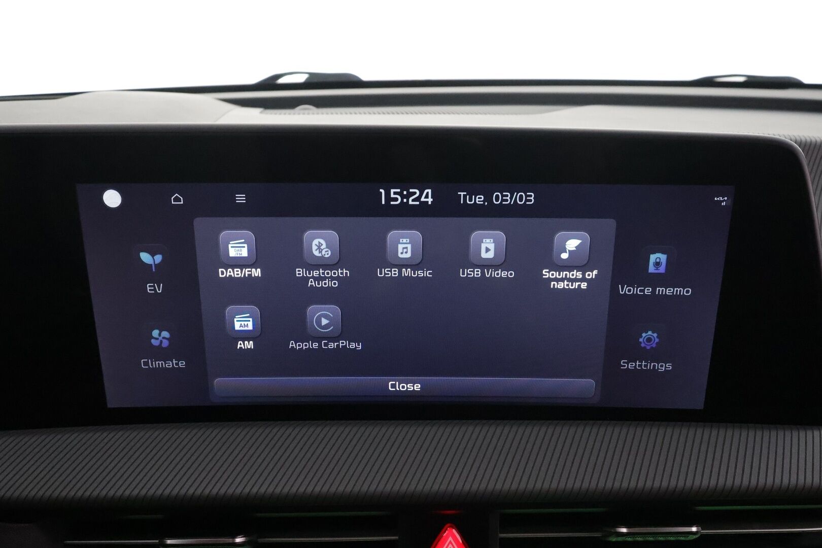 KIA EV6 2022 77.4 kWh GT-Line * ACC / HUD / 360° / ILP / Koukku / Adapt.LED / Ilmastoidut penkit / Navi / Keyless / Meridian * - Kahdet renkaat aluvanteilla / Merkkihuollettu