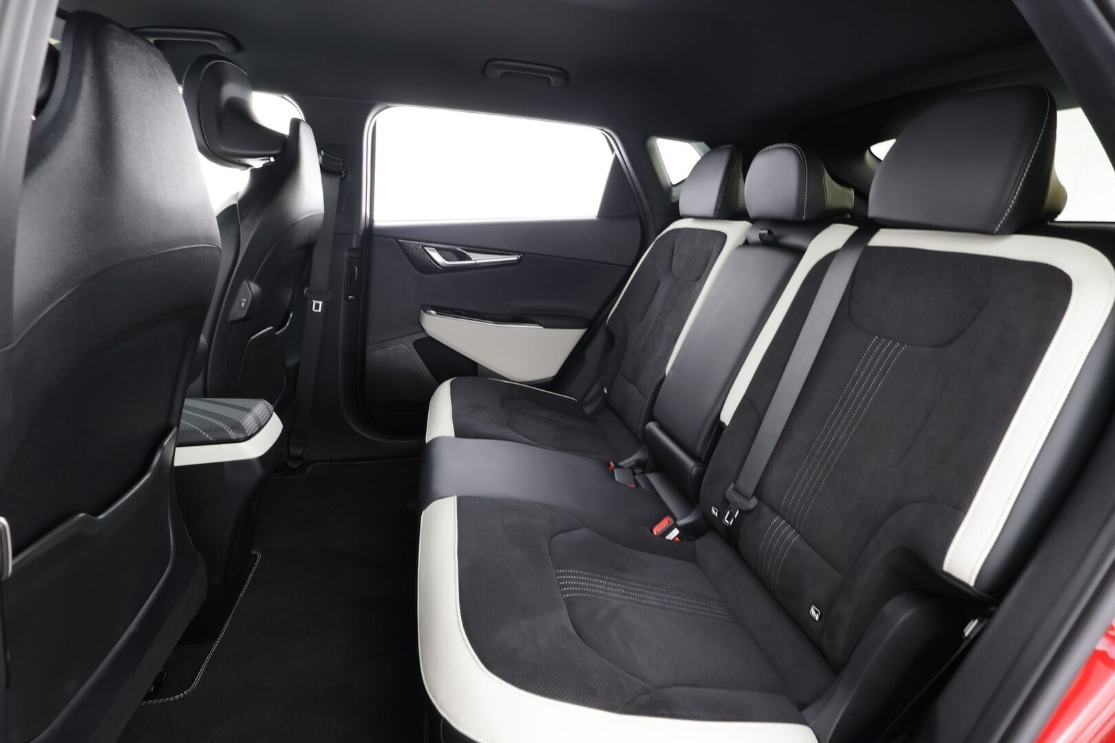 KIA EV6 2022 77.4 kWh GT-Line * ACC / HUD / 360° / ILP / Koukku / Adapt.LED / Ilmastoidut penkit / Navi / Keyless / Meridian * - Akku kuntotarkastettu SoH 96,9% / Kahdet renkaat aluvanteilla / Merkkihuollettu