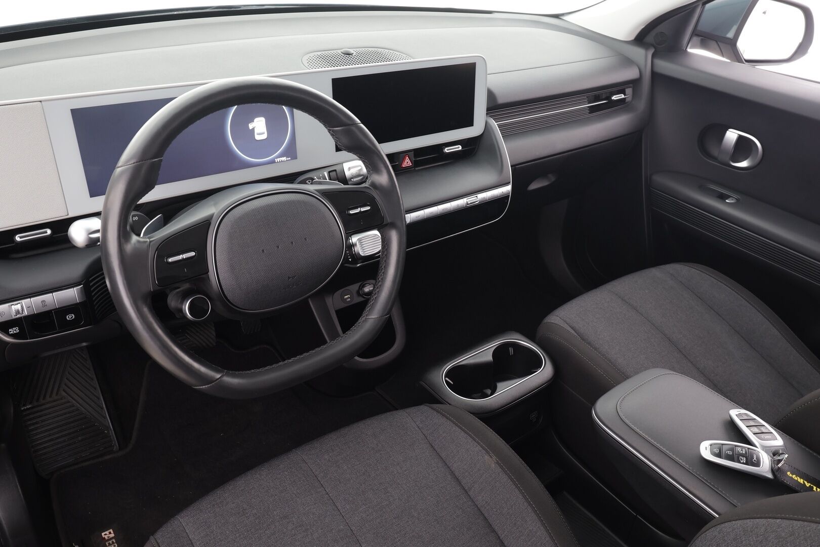 HYUNDAI IONIQ 5 2022 73 kWh 217 hv Style * ACC / P.kamera / ILP / Navi / LED / Keyless / Ratinlämmitin * - Akku kuntotarkastettu / Merkkihuollettu