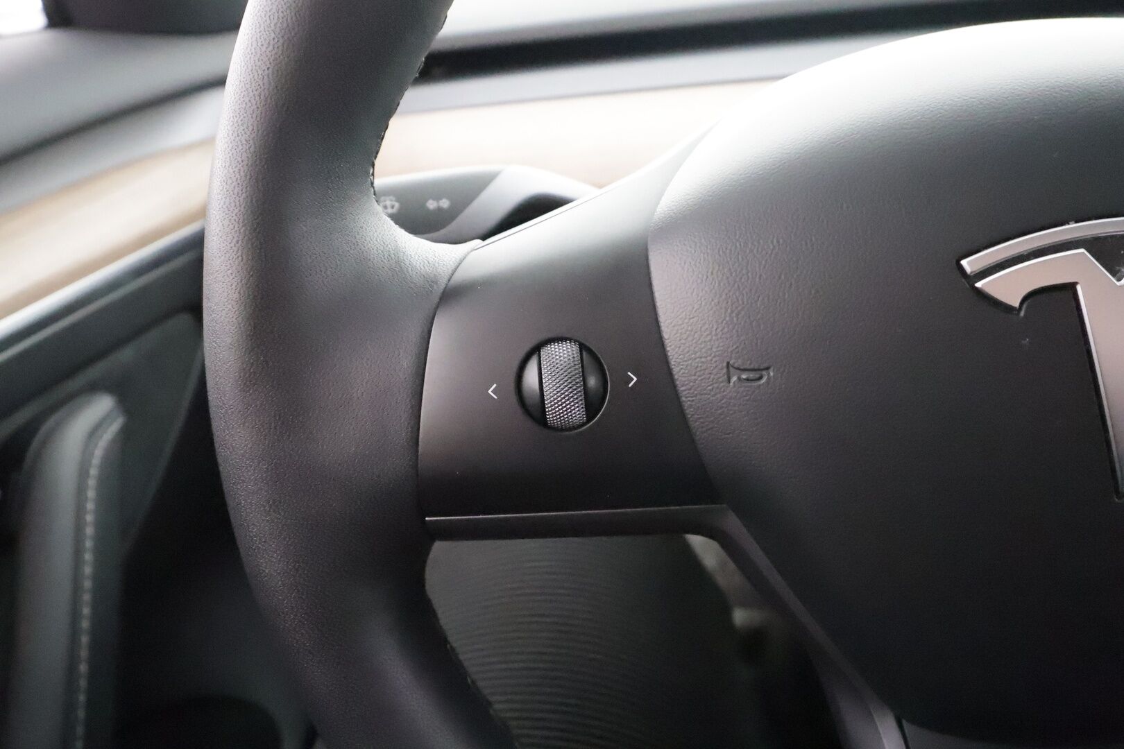 TESLA MODEL 3 2021 Long Range Dual Motor * Lasikatto / ILP / ACC / Matrix-LED / Muistipenkki / P.kamera / Premium Audio / Navi *