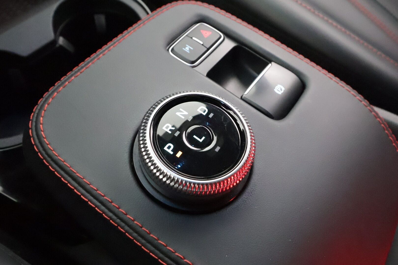 FORD MUSTANG MACH-E 2022 AWD 351 * Koukku / ACC / LED / Muistipenkki / P.Kamera / Kaistavahti / Navi / Keyless * - Merkkihuollot