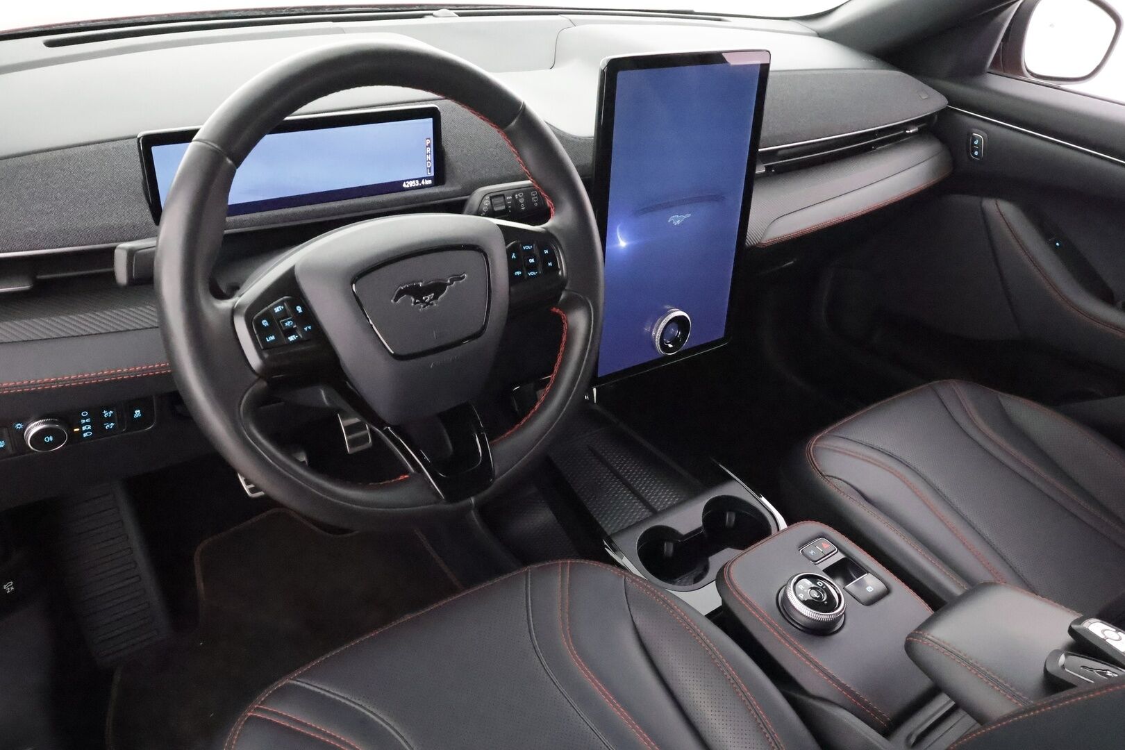 FORD MUSTANG MACH-E 2022 AWD 351 * Koukku / ACC / LED / Muistipenkki / P.Kamera / Kaistavahti / Navi / Keyless * - Merkkihuollot