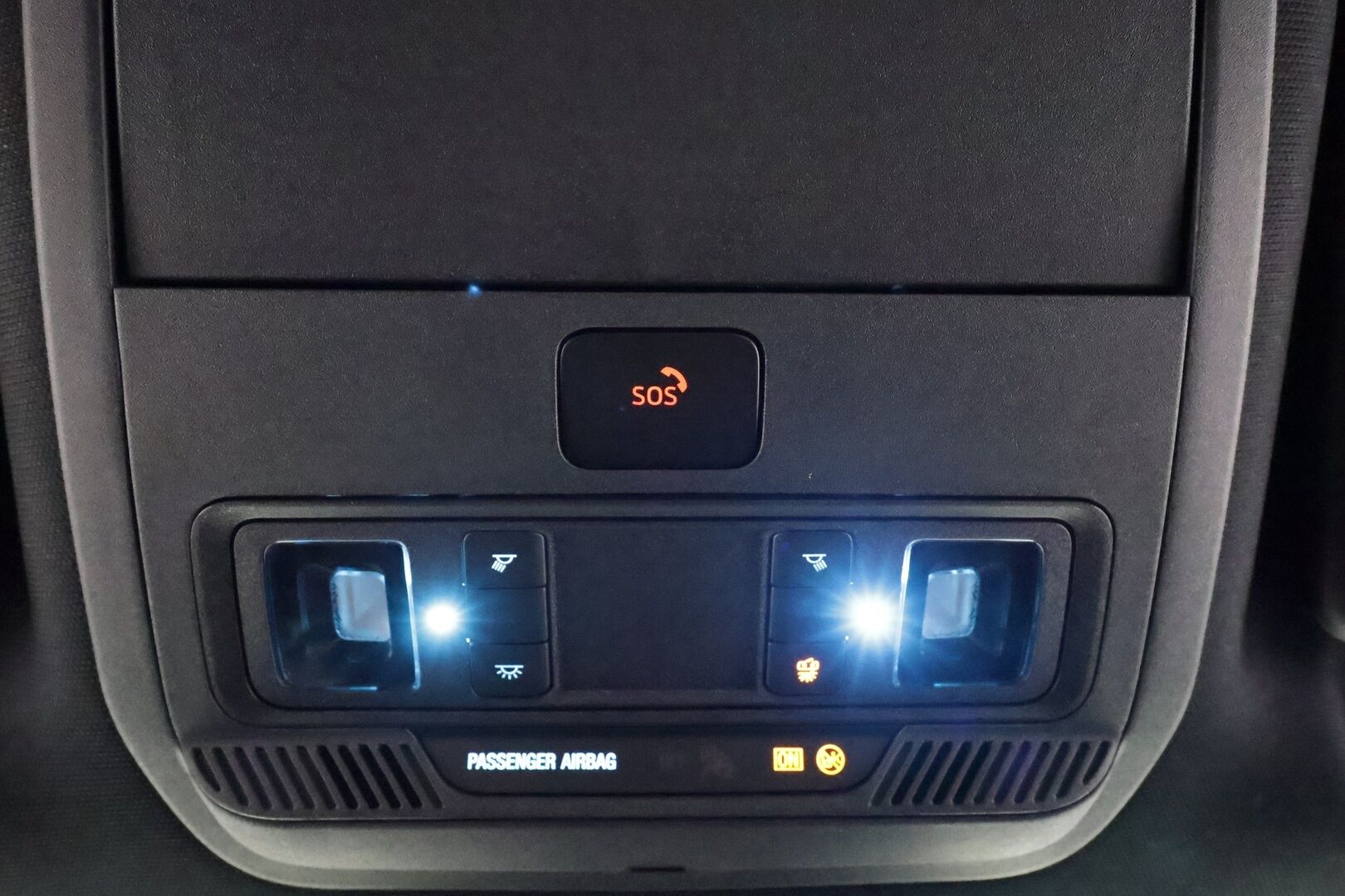 FORD MUSTANG MACH-E 2022 AWD 351 * Koukku / ACC / LED / Muistipenkki / P.Kamera / Kaistavahti / Navi / Keyless * - Merkkihuollot