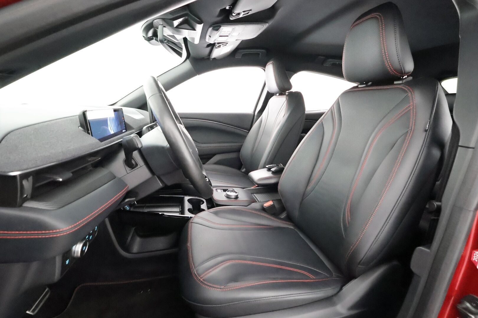 FORD MUSTANG MACH-E 2022 AWD 351 * Koukku / ACC / LED / Muistipenkki / P.Kamera / Kaistavahti / Navi / Keyless * - Merkkihuollot