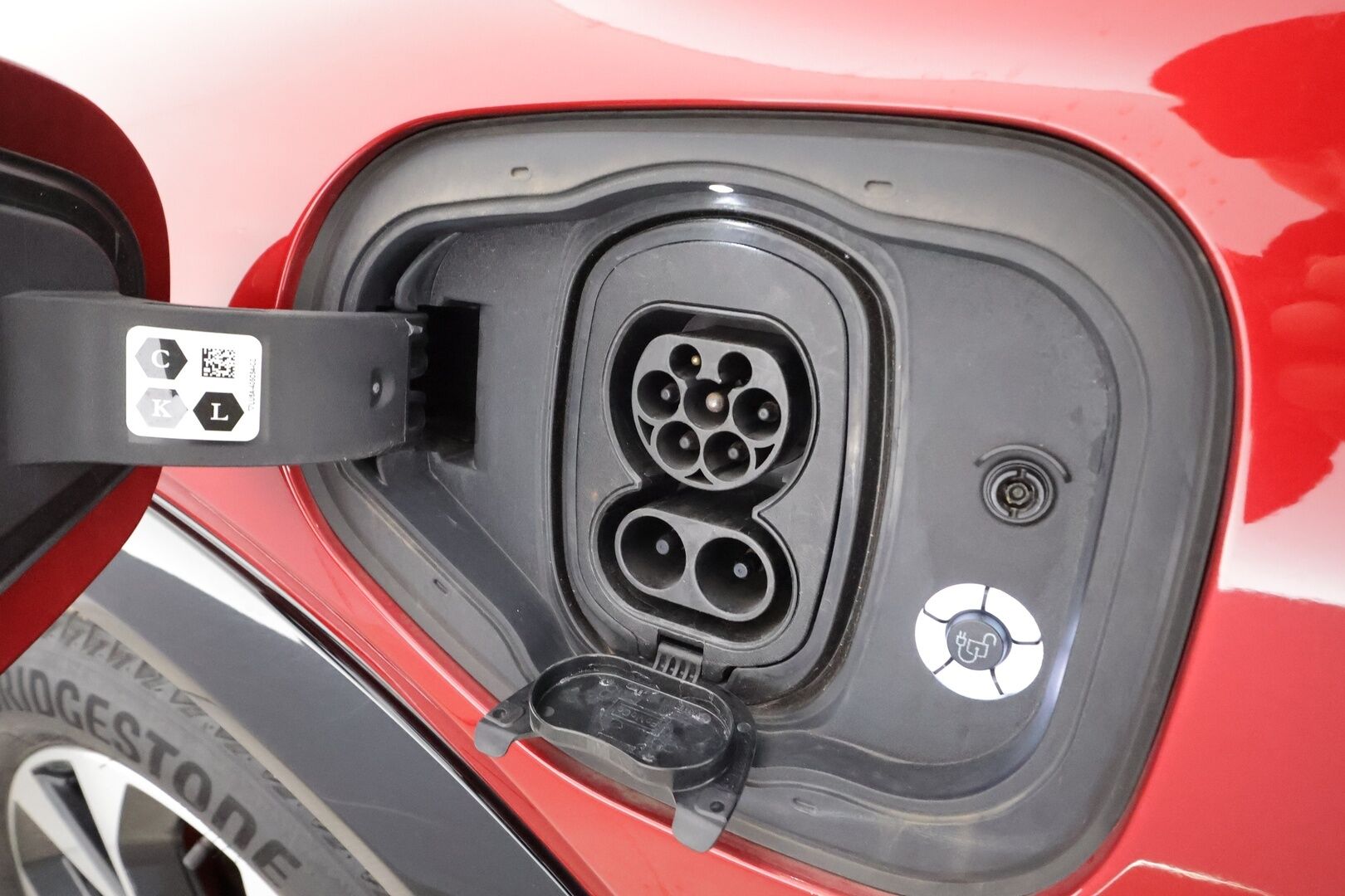 FORD MUSTANG MACH-E 2022 AWD 351 * Koukku / ACC / LED / Muistipenkki / P.Kamera / Kaistavahti / Navi / Keyless * - Merkkihuollot