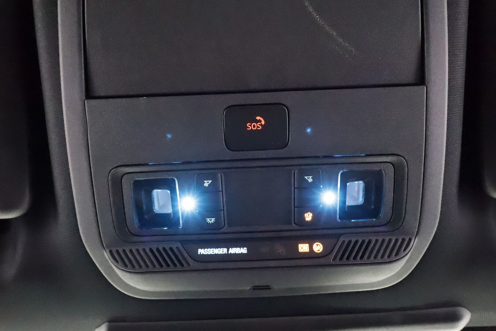 FORD MUSTANG MACH-E 2022 351hv AWD * Koukku / Lasikatto / ACC / 360° / B&O / Muistipenkki / Navi / Kaistavahti / Keyless * - 2x Latauskaapelit / Merkkihuollot