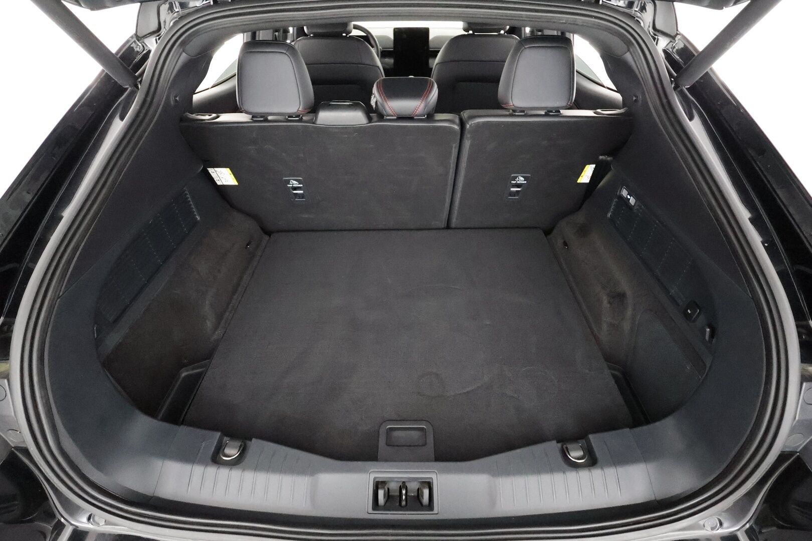 FORD MUSTANG MACH-E 2022 351hv AWD * Koukku / Lasikatto / ACC / 360° / B&O / Muistipenkki / Navi / Kaistavahti / Keyless * - 2x Latauskaapelit / Merkkihuollot