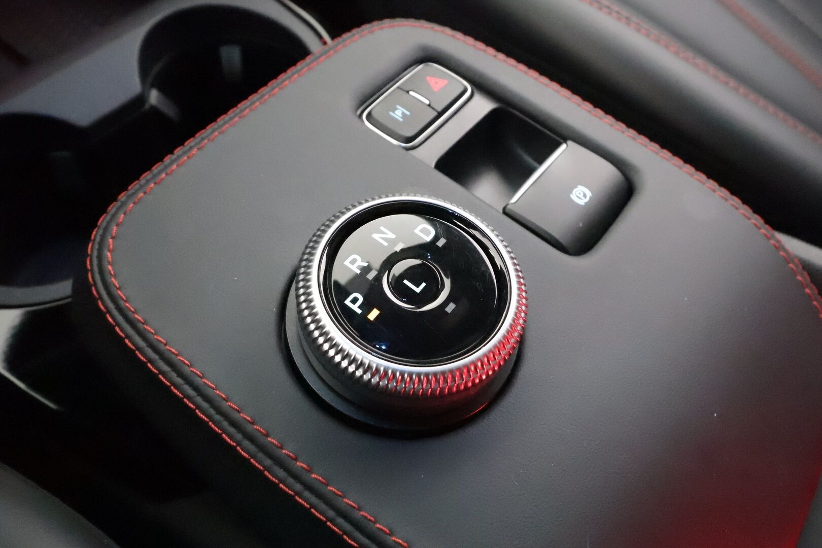 FORD MUSTANG MACH-E 2022 351hv AWD * Koukku / Lasikatto / ACC / 360° / B&O / Muistipenkki / Navi / Kaistavahti / Keyless * - 2x Latauskaapelit / Merkkihuollot