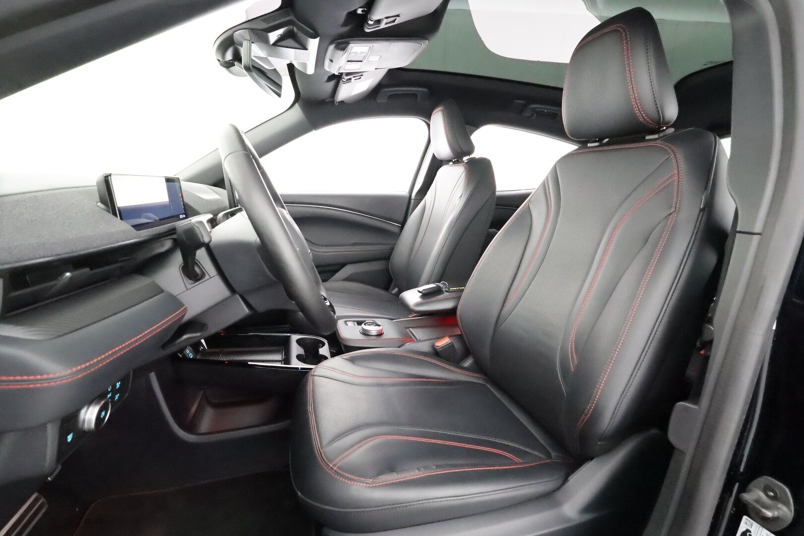 FORD MUSTANG MACH-E 2022 351hv AWD * Koukku / Lasikatto / ACC / 360° / B&O / Muistipenkki / Navi / Kaistavahti / Keyless * - 2x Latauskaapelit / Merkkihuollot