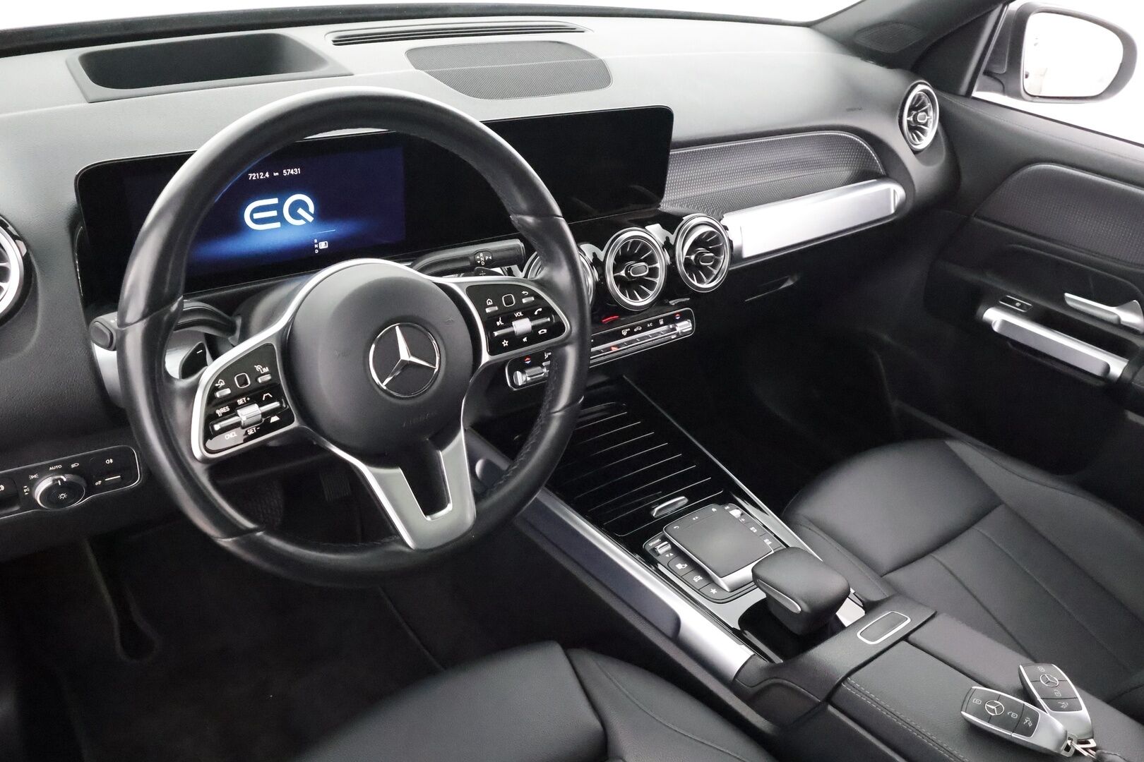 MERCEDES-BENZ EQB 2023 350 Progressive 4Matic 7-paik * Distronic+ / Lisälämmitin / 360-Kamera / Widescreen / HUD / Panorama * - Akku kuntotarkastettu / Kahdet renkaat / 2x Lataus