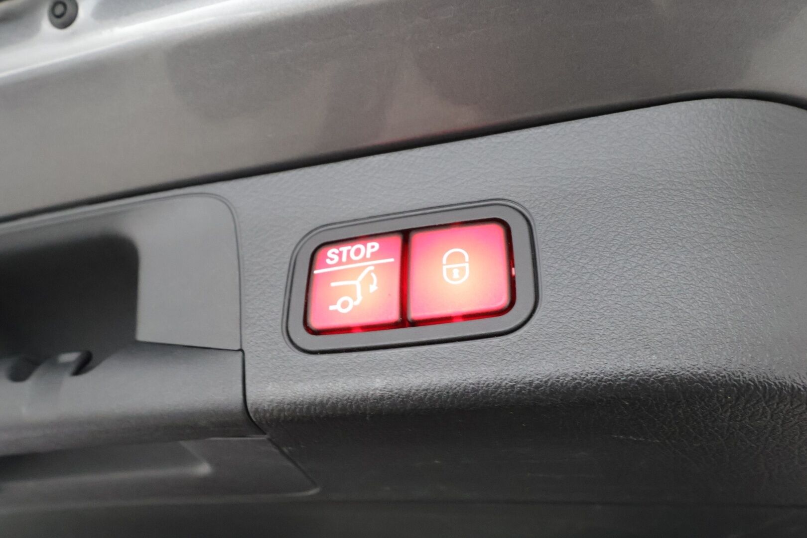 MERCEDES-BENZ EQB 2023 350 Progressive 4Matic 7-paik * Distronic+ / Lisälämmitin / 360-Kamera / Widescreen / HUD / Panorama * - Akku kuntotarkastettu / Kahdet renkaat / 2x Lataus