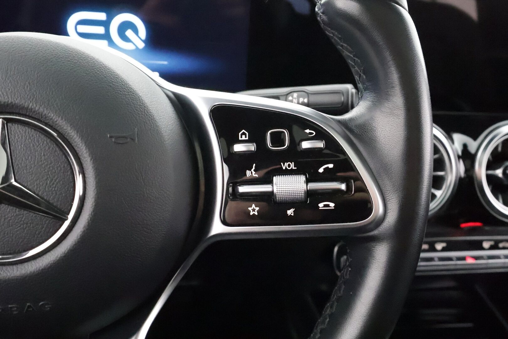 MERCEDES-BENZ EQB 2023 350 Progressive 4Matic 7-paik * Distronic+ / Lisälämmitin / 360-Kamera / Widescreen / HUD / Panorama * - Akku kuntotarkastettu / Kahdet renkaat / 2x Lataus