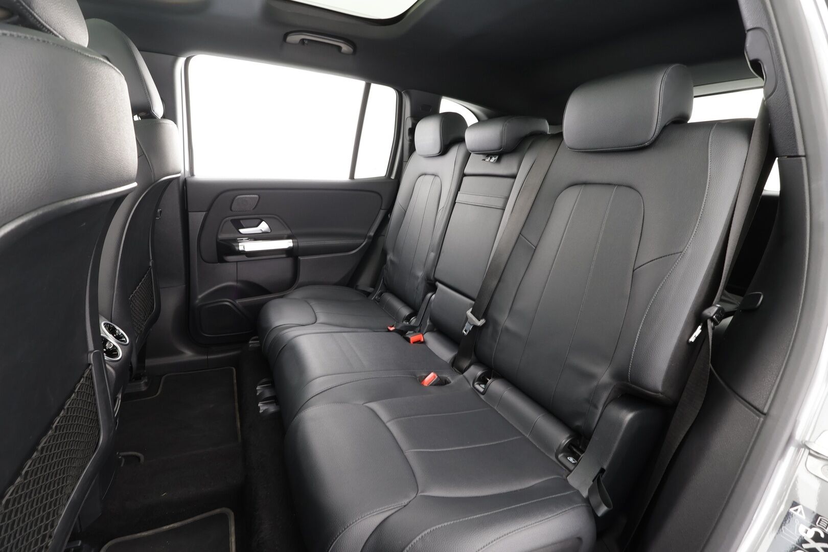 MERCEDES-BENZ EQB 2023 350 Progressive 4Matic 7-paik * Distronic+ / Lisälämmitin / 360-Kamera / Widescreen / HUD / Panorama * - Akku kuntotarkastettu / Kahdet renkaat / 2x Lataus