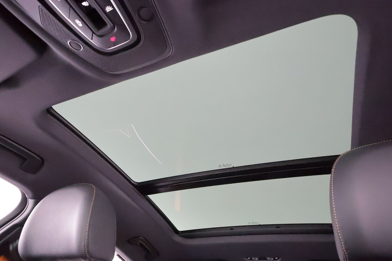 AUDI E-TRON 2023 Sportback Edition S line 55 quattro * Koukku / Panorama / B&O / ACC / LED / P.Kamera / Sportpenkit * - Merkkihuollot