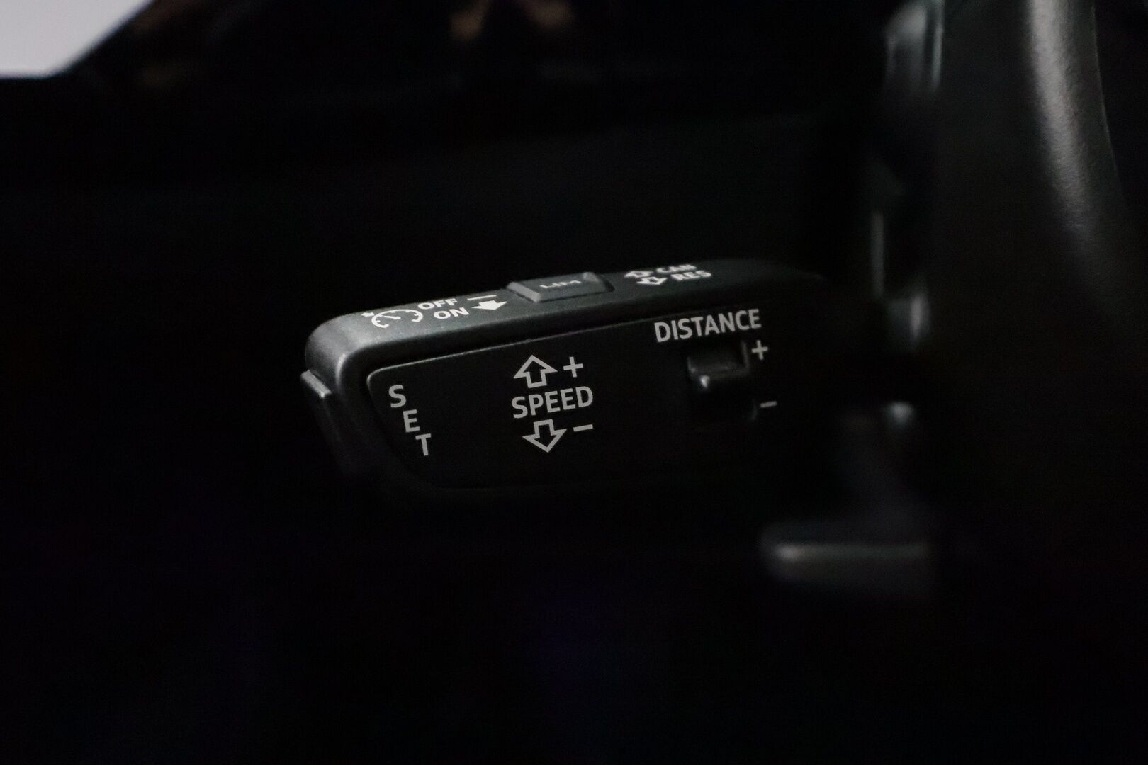 AUDI E-TRON 2023 Sportback Edition S line 55 quattro * Koukku / Panorama / B&O / ACC / LED / P.Kamera / Sportpenkit * - Merkkihuollot