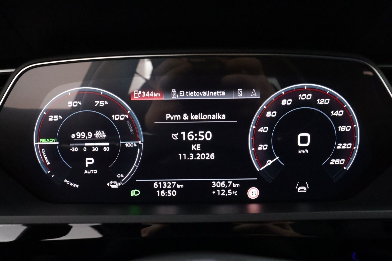 AUDI E-TRON 2023 Sportback Edition S line 55 quattro * Koukku / Panorama / B&O / ACC / LED / P.Kamera / Sportpenkit * - Merkkihuollot